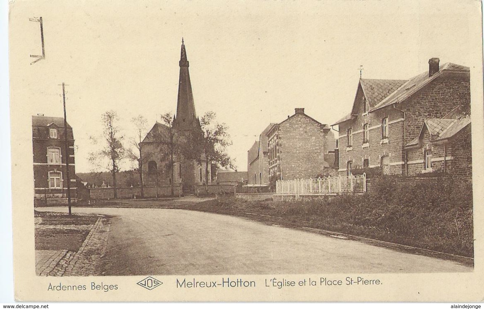 Melreux-Hotton - L'Eglise Et La Place St-Pierre - Edit Hôtel Des Etrangers Et Maison Preud'homme - Hotton