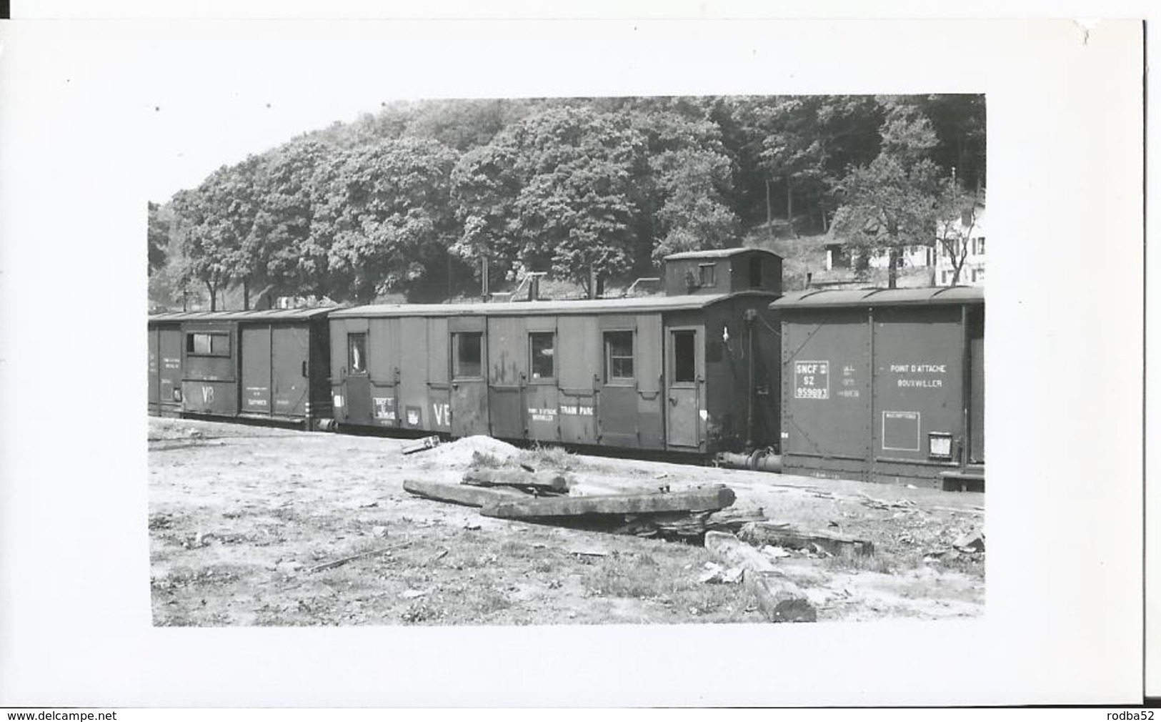 Photo - Arzviller ?? Gare Train  - 57 - Moselle - à Identifier - Wagon    - Thème Chemin De Fer - Train   - - Trains