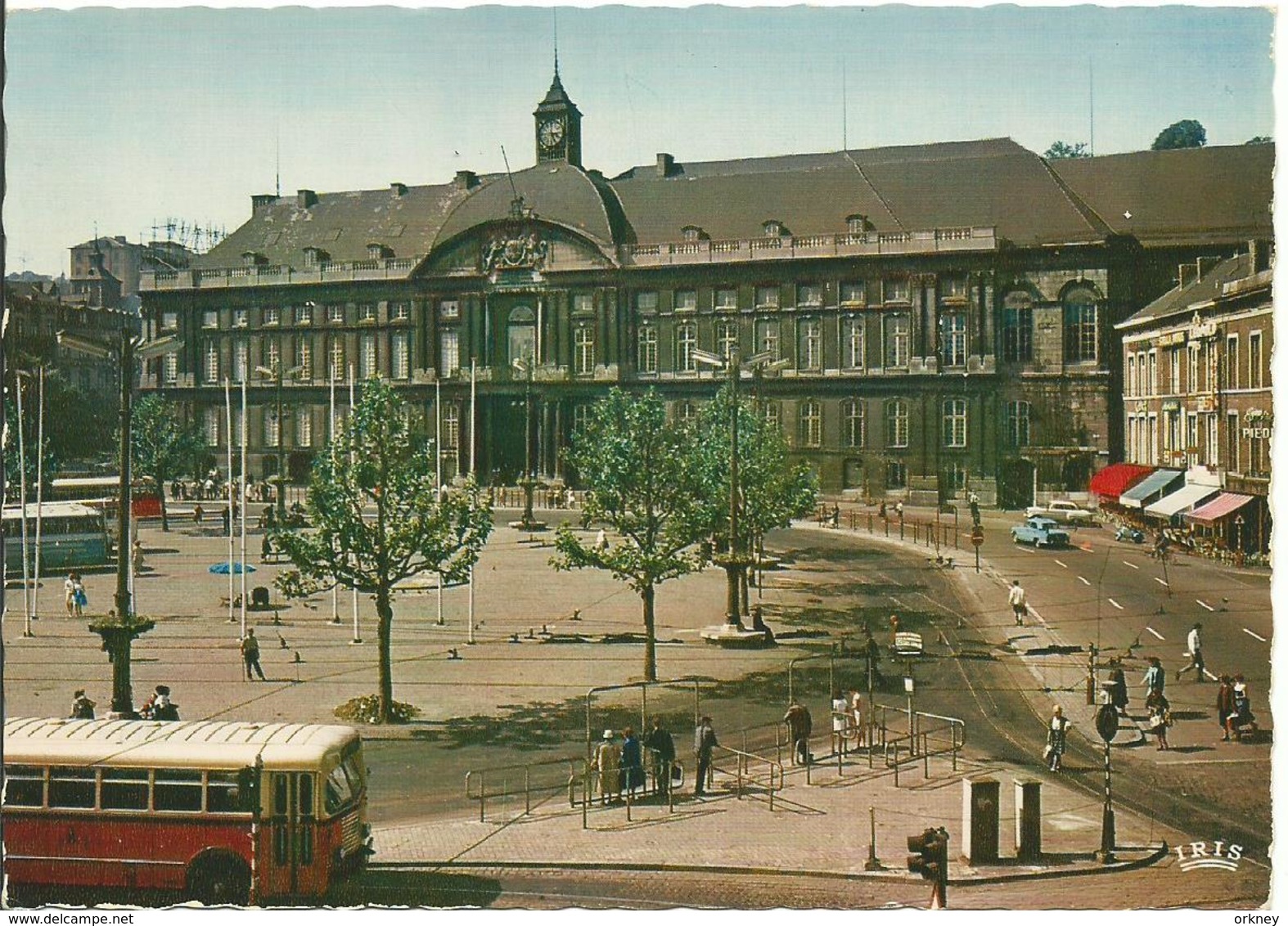 DA 19  Luik  St. Lambertplein En Het Paleis Der Prins Bisschoppen - Luik