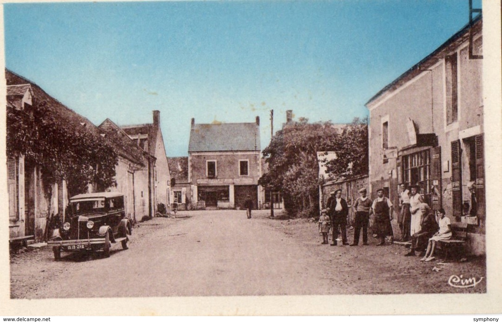 36. CPA. SAINT AOUT.  Route D'Ardentes, Commerce, Voiture Ancienne Immatriculée 1513 ZH 2. - Autres & Non Classés