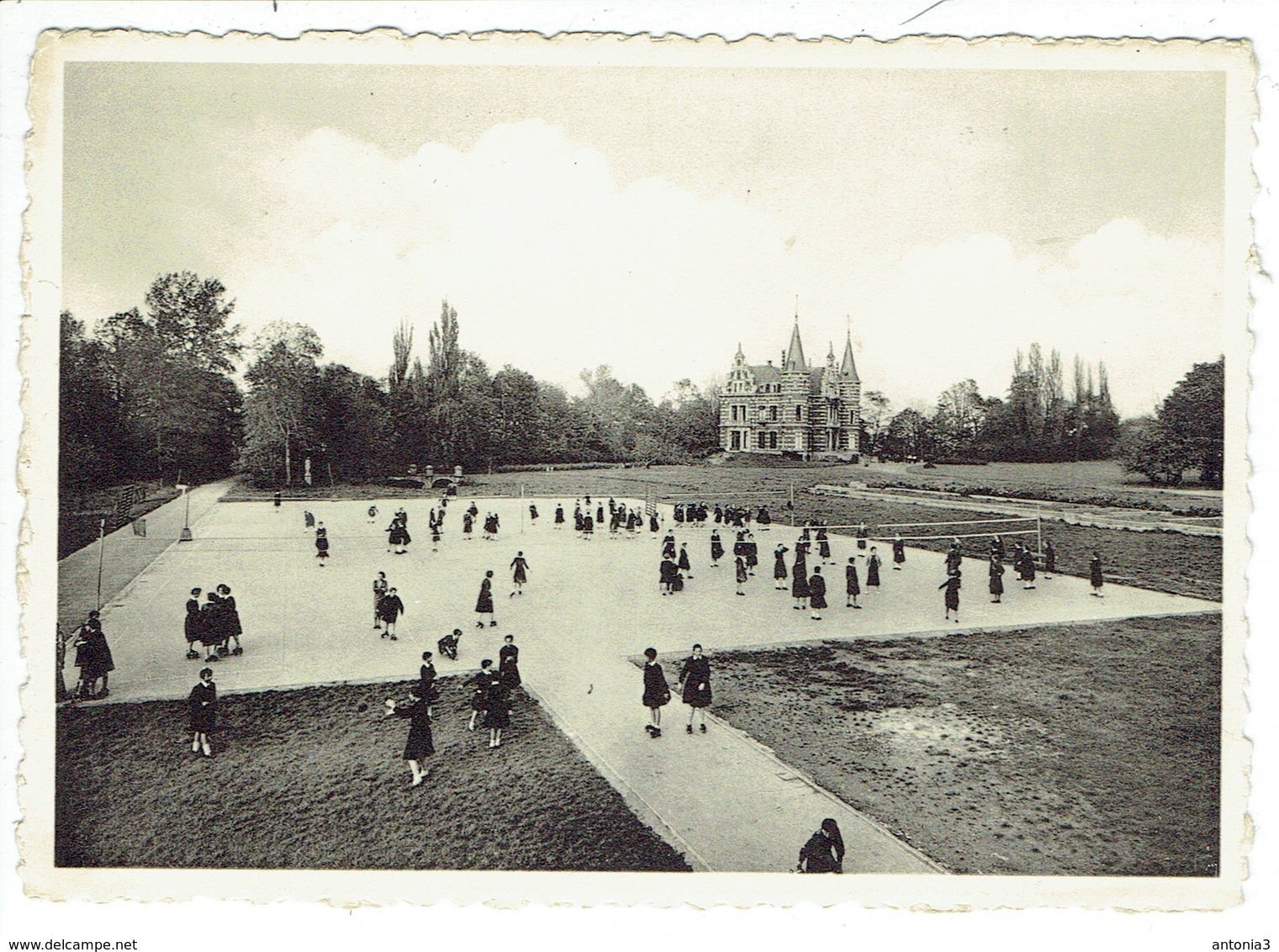 Tournai. Ramegnies-Chin-lez-Tournai. Pensionnat Saint-André.  La Plaine De Jeu. - Doornik