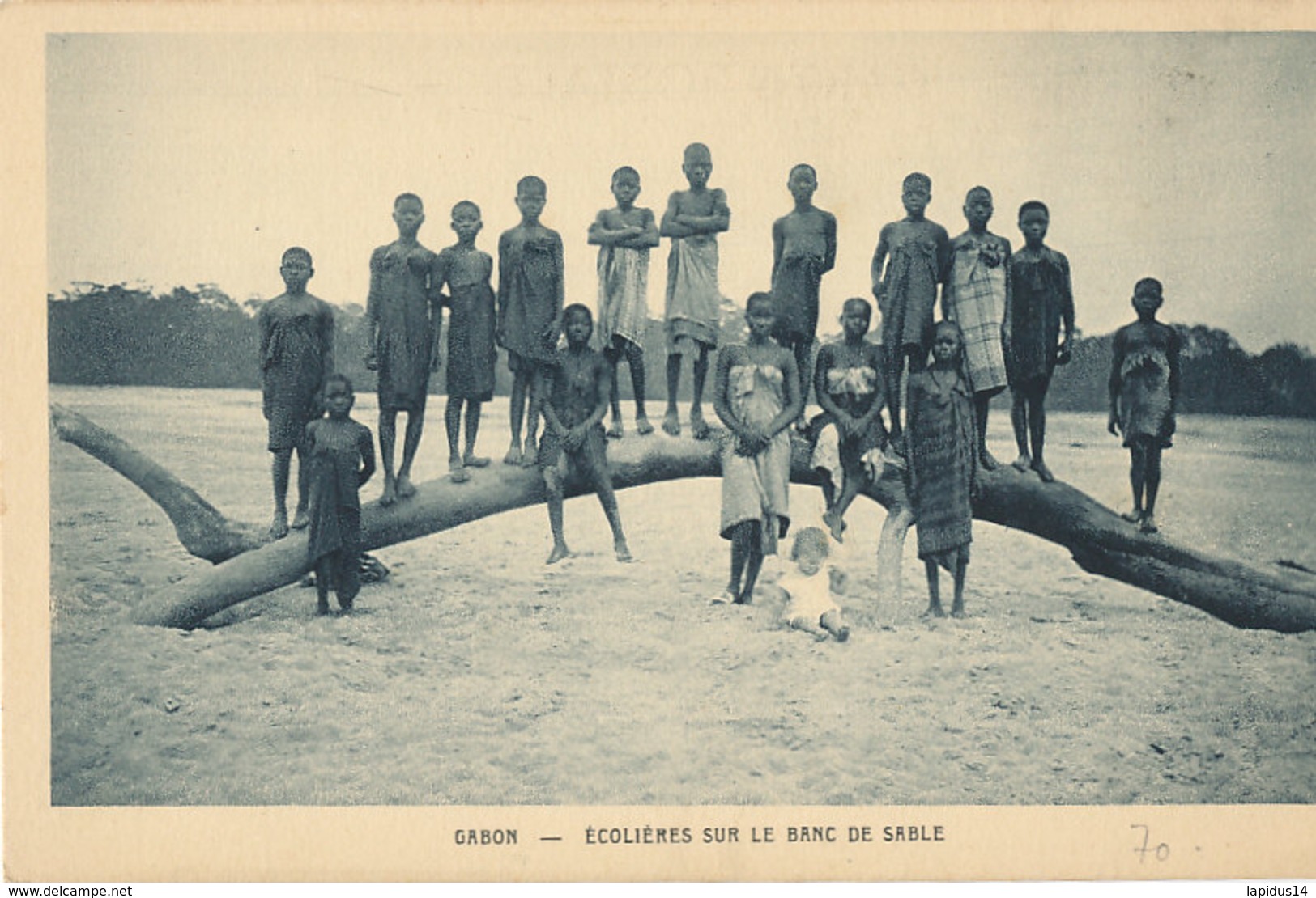 AN 32 / C P A     AFRIQUE-  GABON  -ECOLIERES SUR LE BANC DE SABLE - Gabon