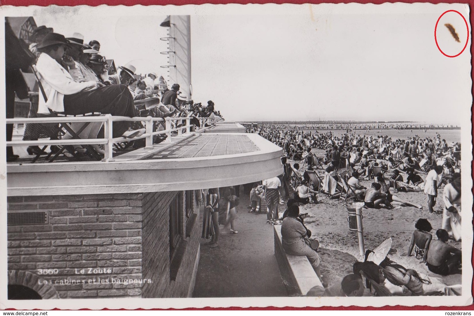 Knokke Knocke Le Zoute Les Cabines Et Les Baigneurs ZELDZAAM (vlekje) - Knokke