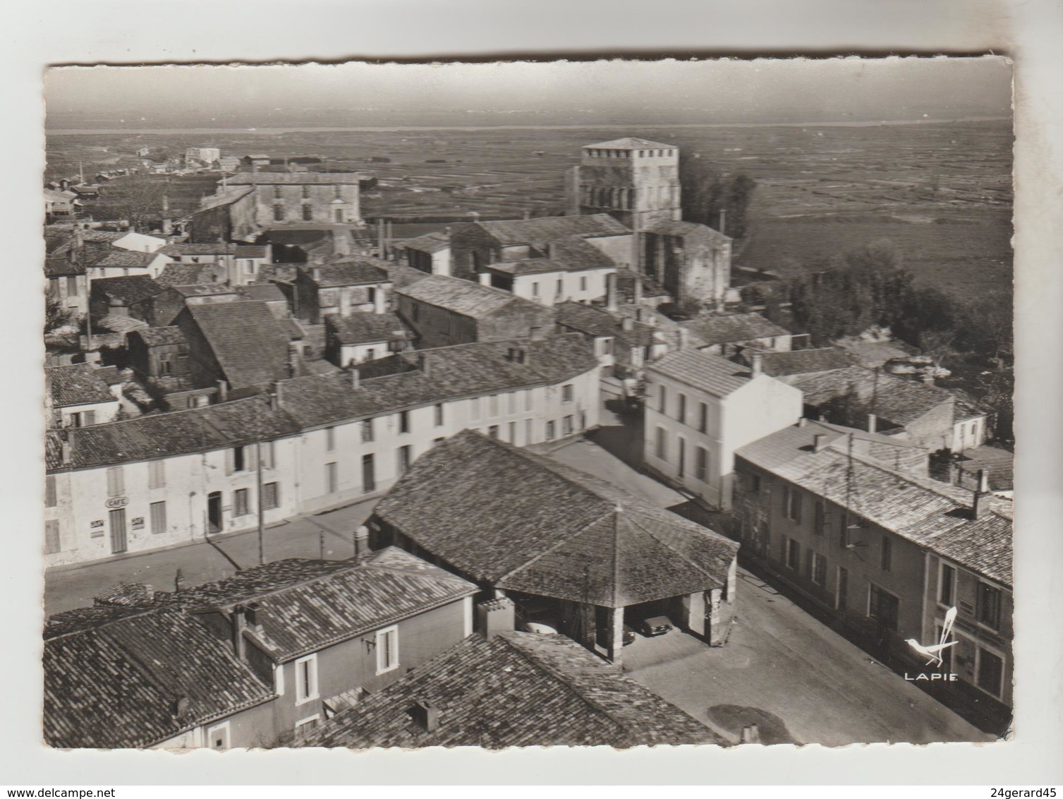 CPSM MORNAC SUR SEUDRE (Charente Maritime) - En Avion Au-dessus De.........les Halles L'Eglise - Autres & Non Classés