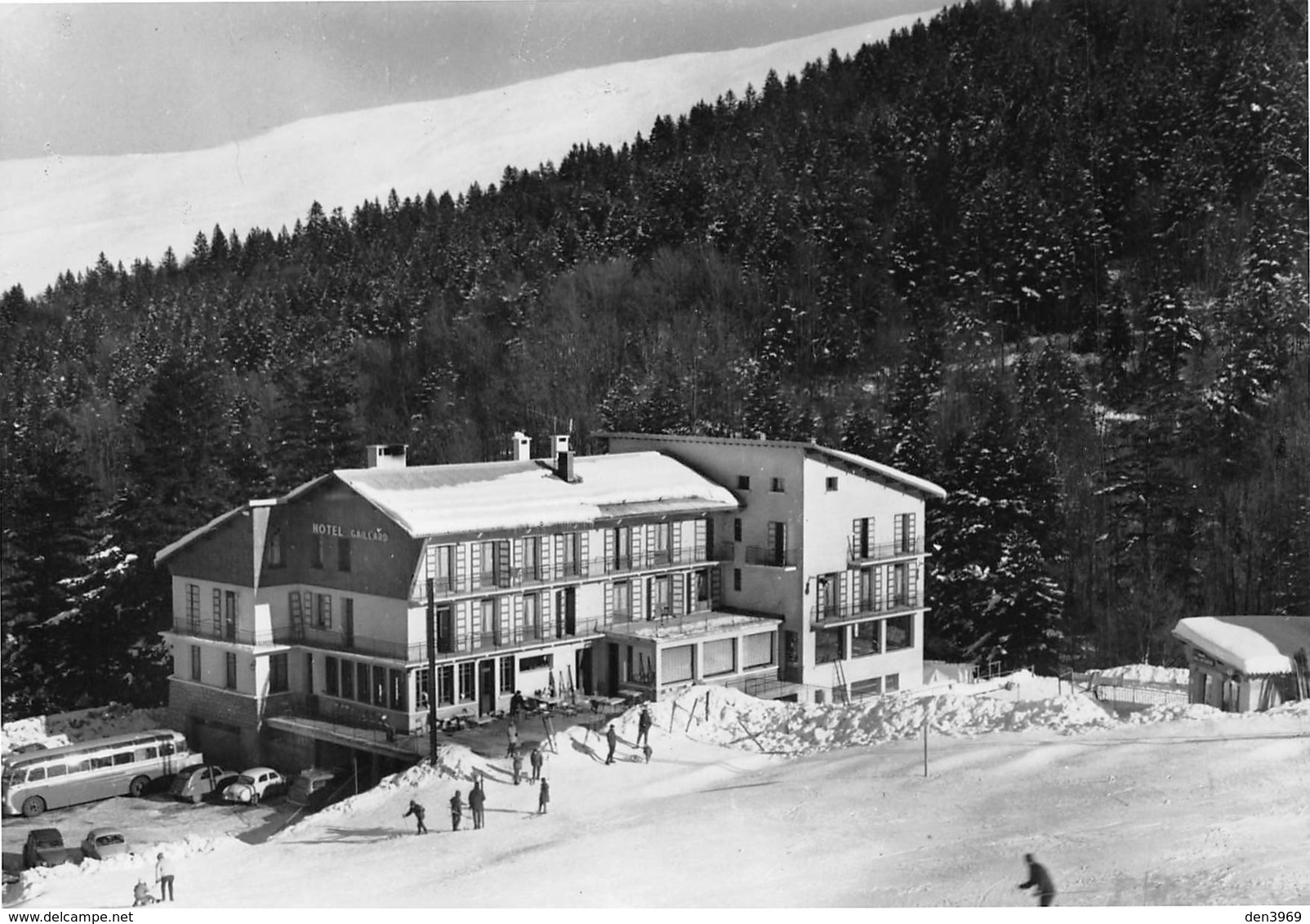 CEÜZE - Hôtel Gaillard - Patinoire - Autobus - Ski - Autres & Non Classés