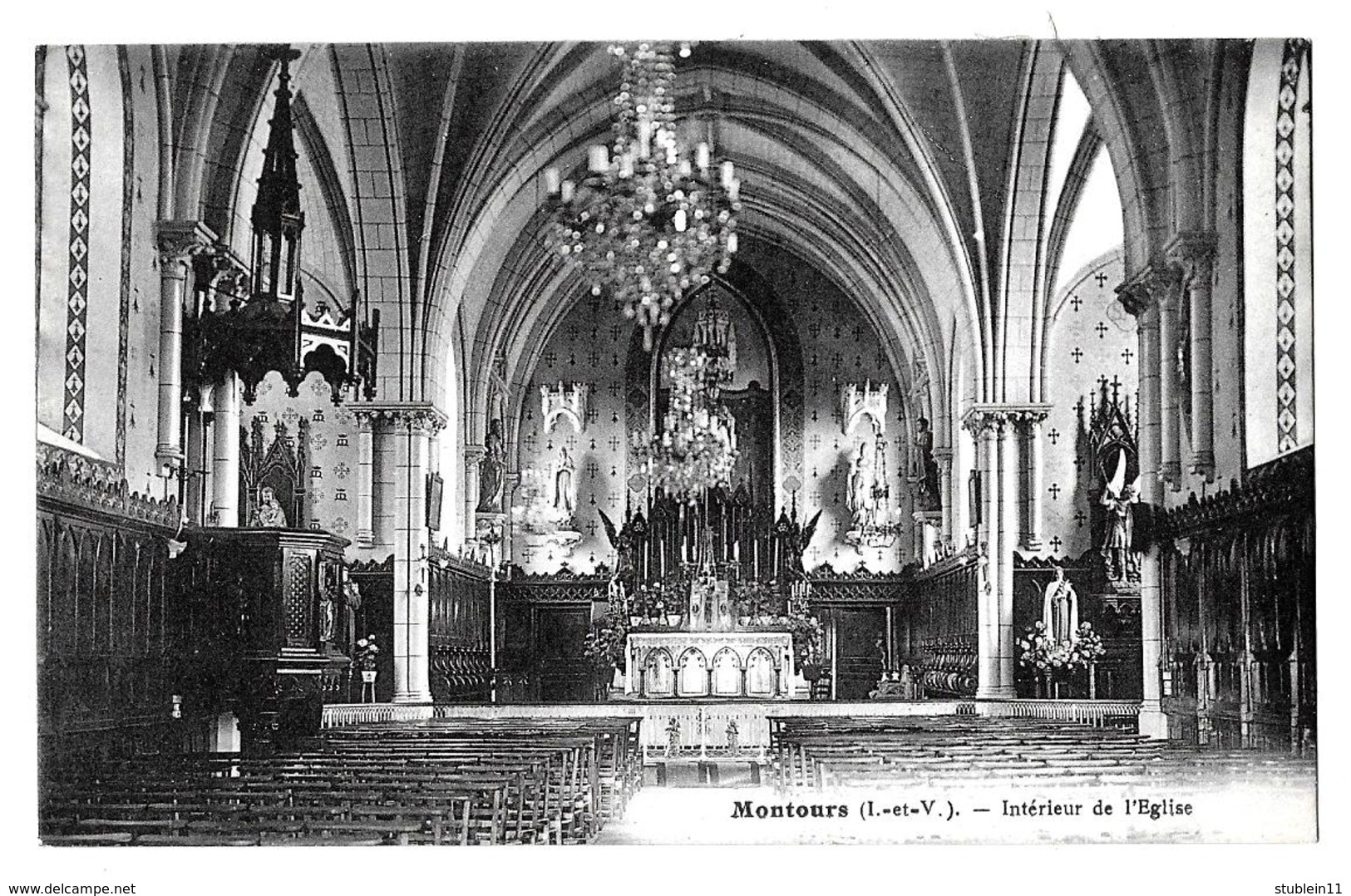 Montours (Ille-et-Vilaine) Intérieur De L'église - Autres & Non Classés