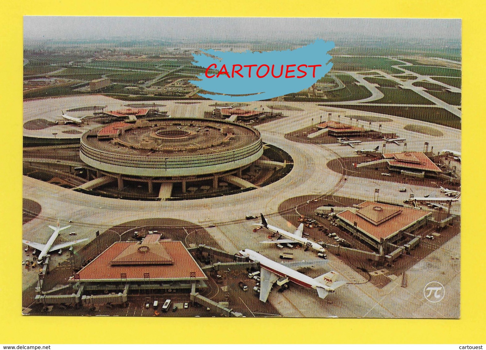 AIRPORT ֎ AEROPORT ֎  Aérogare ROISSY Charles De GAULLE Et Les Satellites  ֎ Avion Sur Le Tarmac ֎ 1977 - Aeronáutica - Aeropuerto