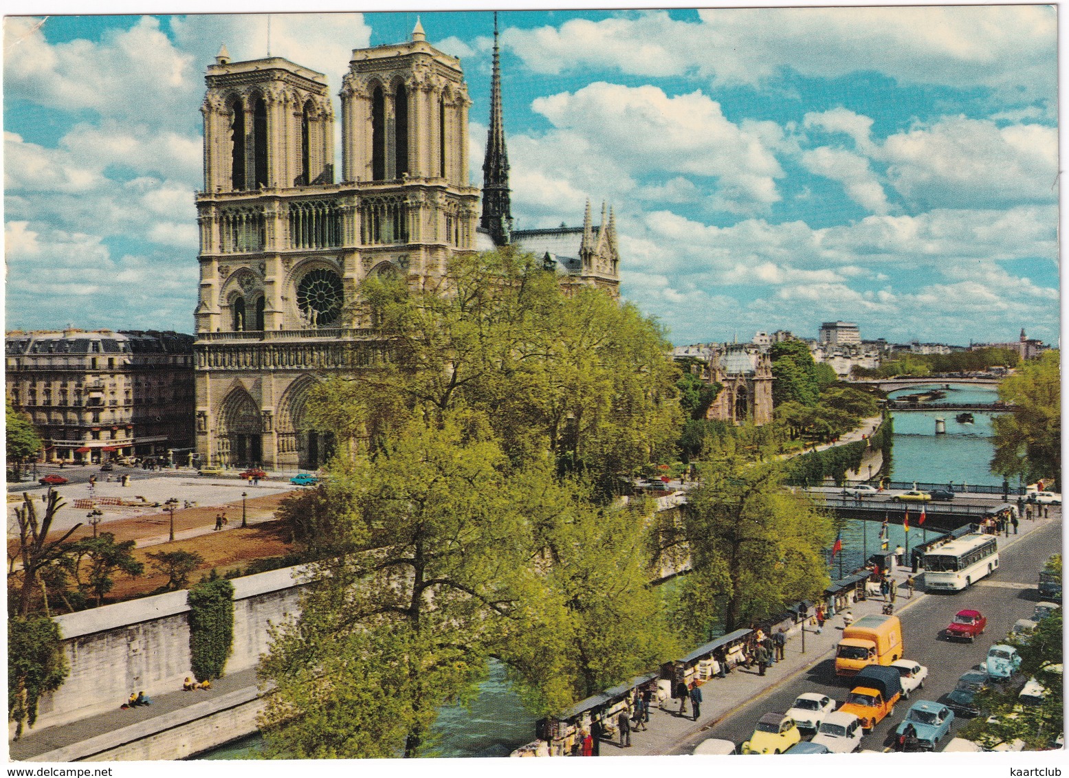 Paris: CITROËN 2CV, RENAULT 4, SIMCA 1000 COUPÉ, PEUGEOT 404 PICKUP, 504, VW 1200 - La Seine Et Notre-Dame - Toerisme