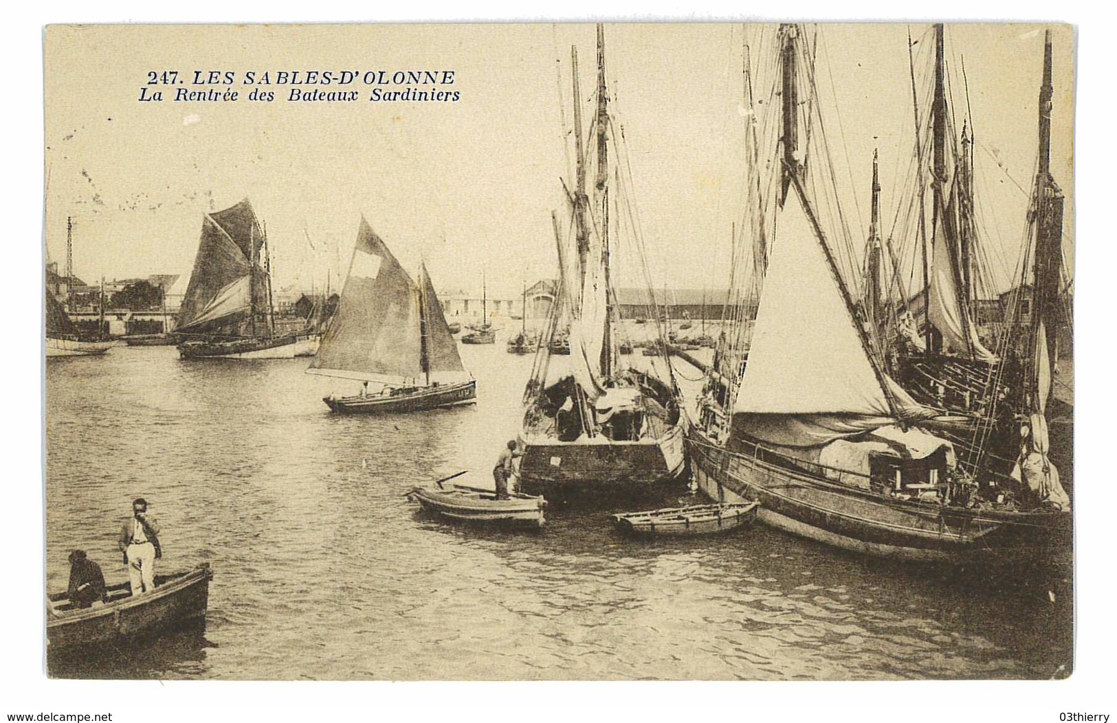 CPA 85 LES SABLES-D'OLONNE LA RENTREE DES BATEAUX SARDINIERS - Sables D'Olonne