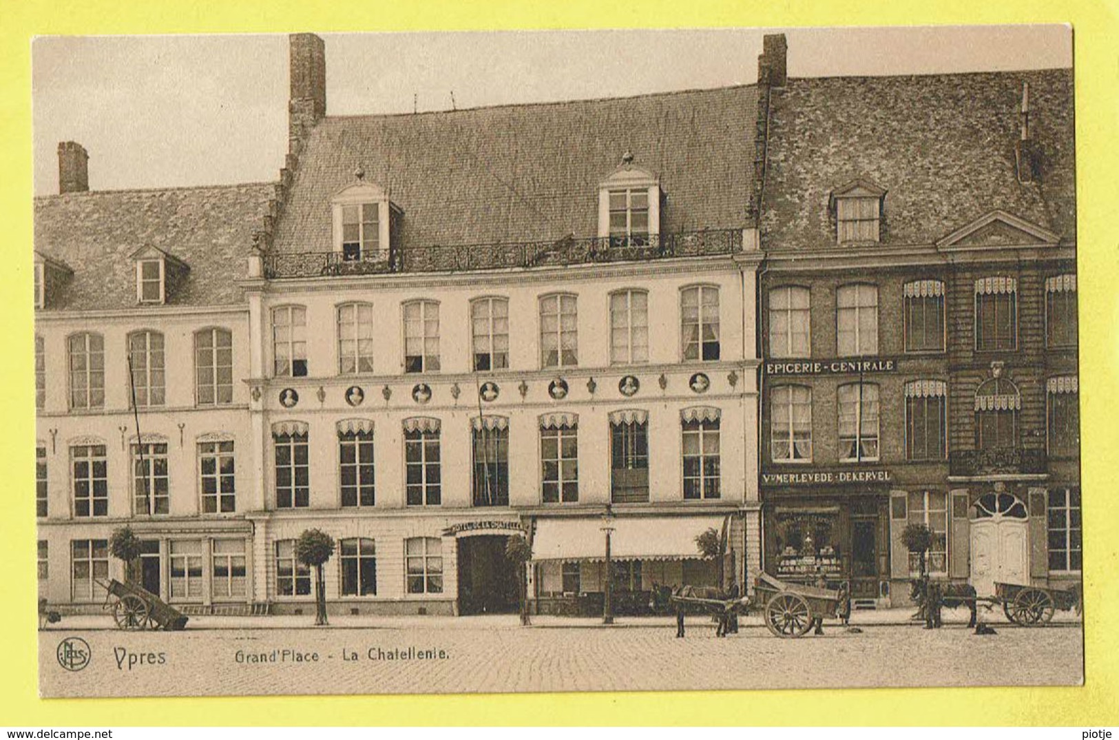 * Ieper - Ypres - Yper * (Ed Nels, Série Ypres, Nr 3) Grand'Place, Hotel De La Chatellenie, Epicerie Merlevede Dekervel - Ieper