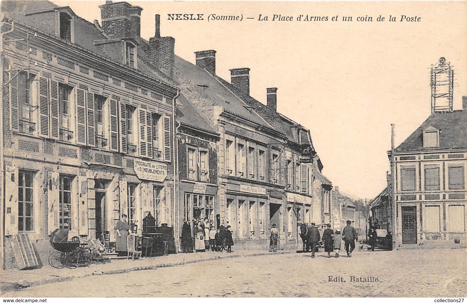 80-NESLE- LA PLACE D'ARMES ET UN COIN DE LA POSTE - Nesle