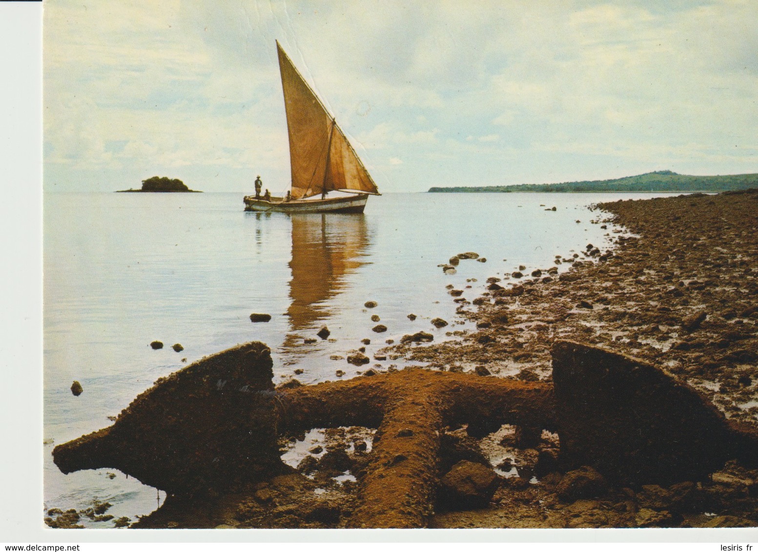 C.P. - PHOTO - DZAOUDZI - LA COTE A MARÉE BASSE - 77 - OPTICAM - - Comoren