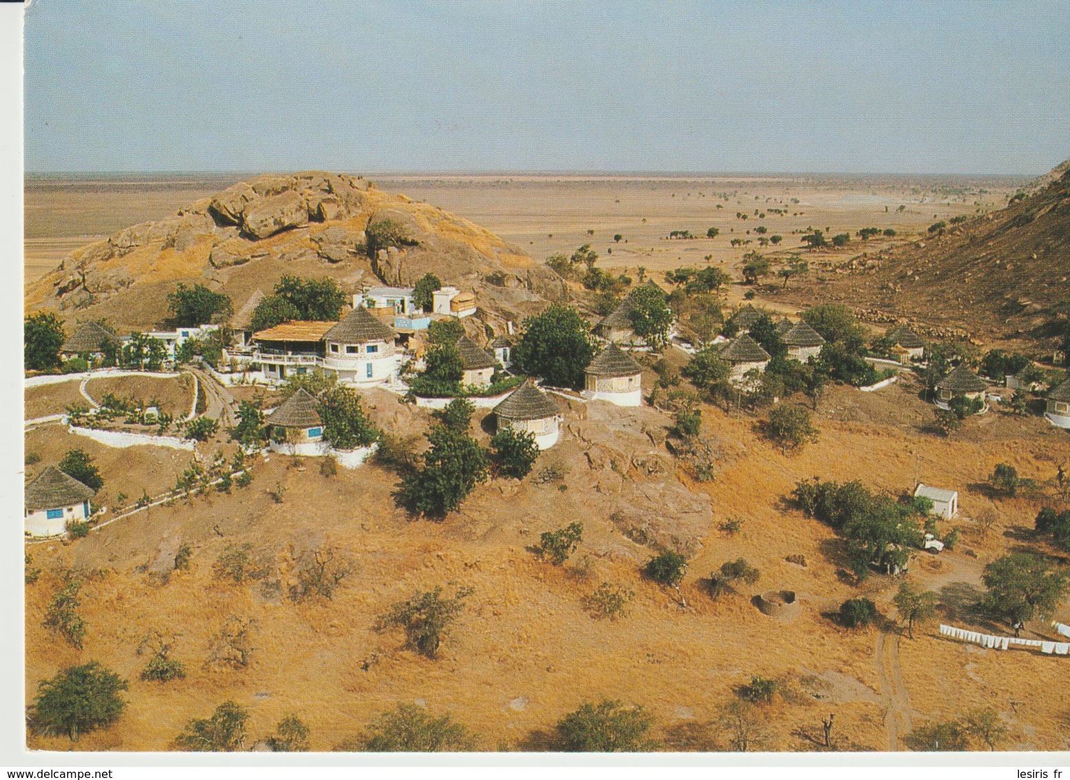 C.P. - PHOTO - COULEURS DU CAMEROUN - CAMPEMENT DU PARC NATIONAL DE WAZA - C. PAVARD - HOA QUI - 3009 - Kamerun