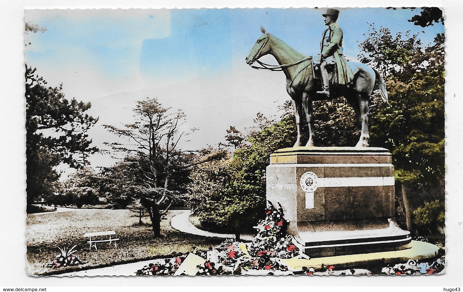 MONT CASSEL - N° 50 - STATUE DU MARECHAL FOCH - TIMBRE DECOLLE - FORMAT CPA VOYAGEE - Autres & Non Classés