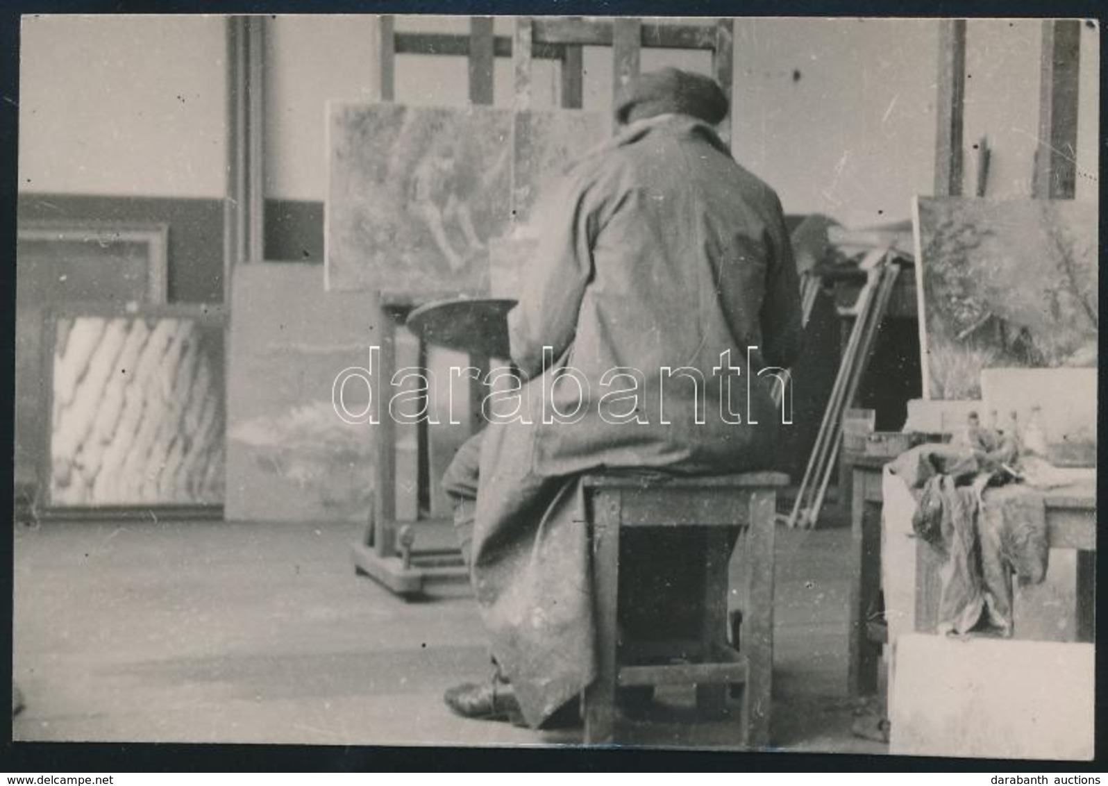 Cca 1919 Mednyánszky László (1852-1919) Festőművész Műtermében, Fotó, 9x12 Cm - Autres & Non Classés