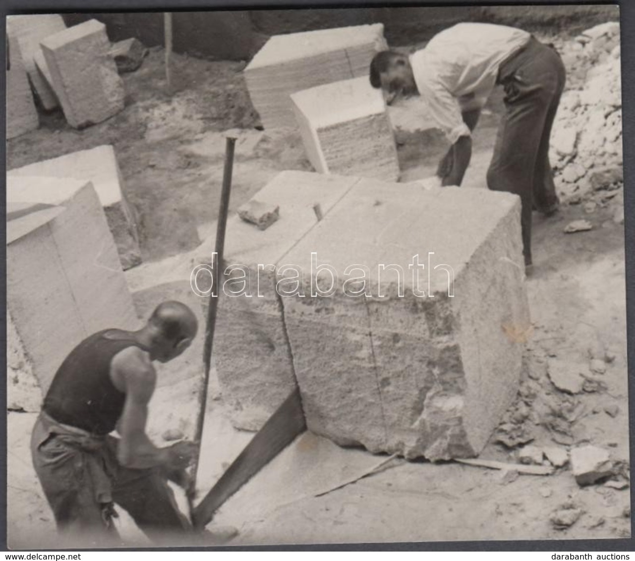 Cca 1920 Mészkőtömbök Darabolása Fűrésszel, Vintage Szociofotó, 10x12 Cm - Andere & Zonder Classificatie