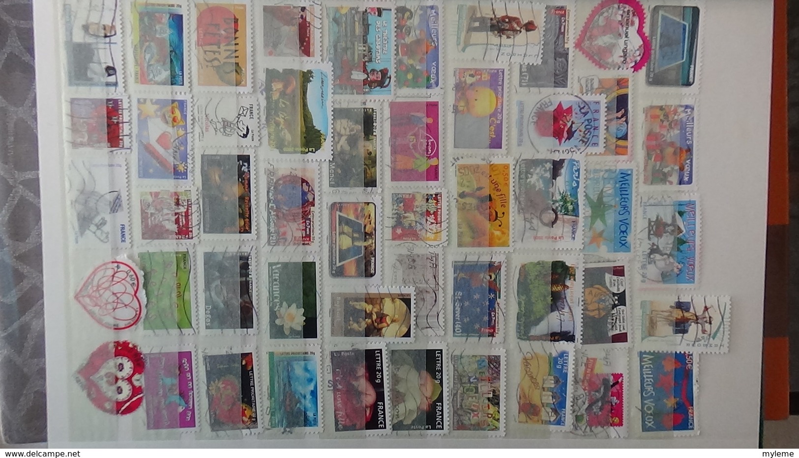 Plus de 780 timbres autocollants de France oblitérés. A saisir à ce prix !!!