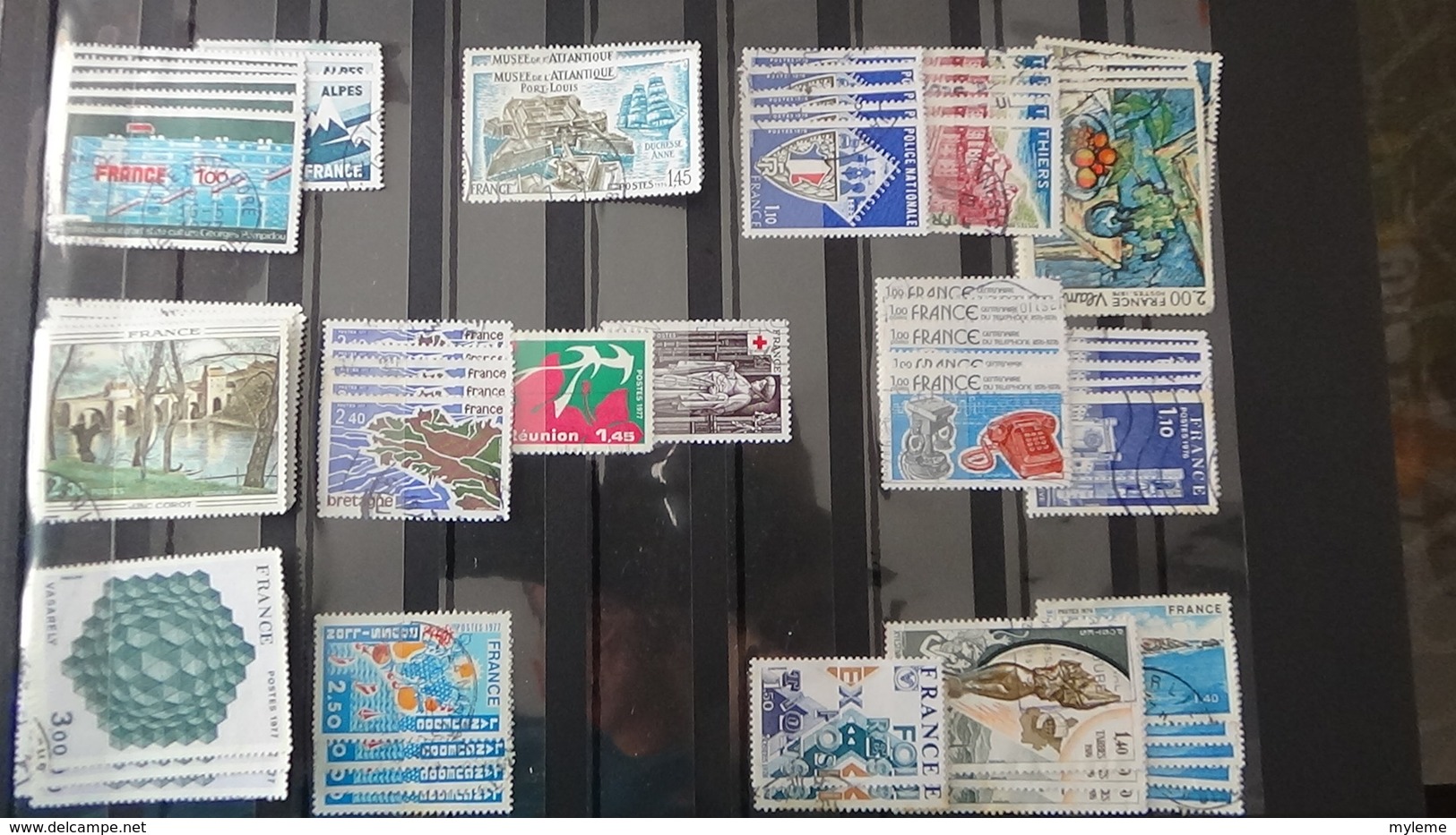 Mini stock de plusieurs centaines de timbres oblitérés de France. A saisir  !!!