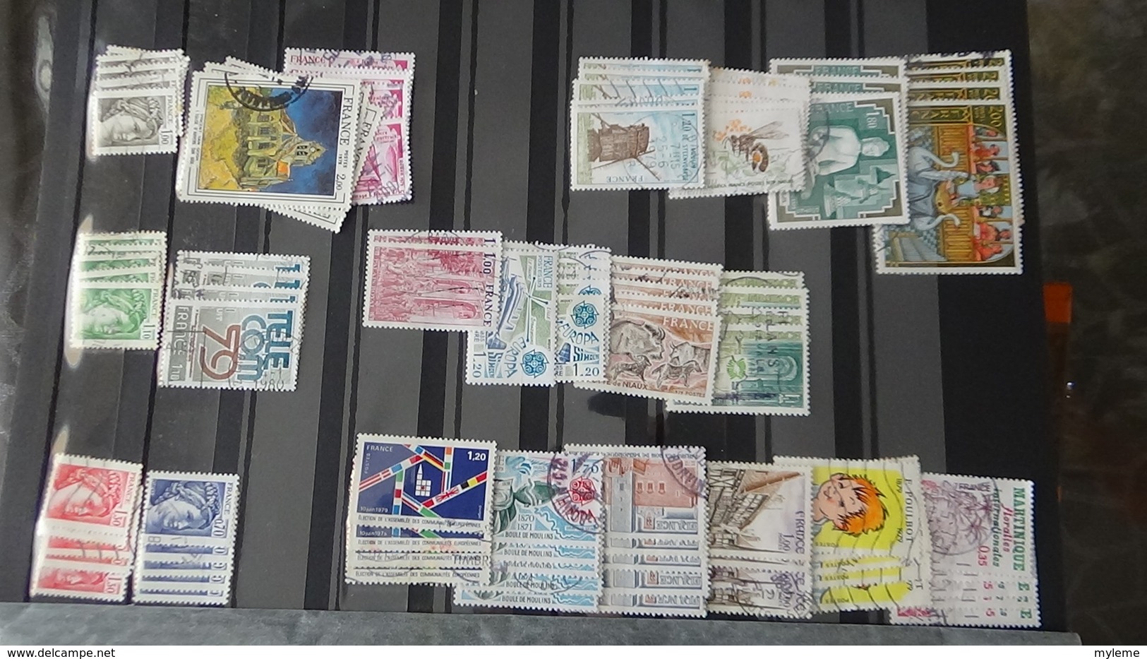 Mini stock de plusieurs centaines de timbres oblitérés de France. A saisir  !!!