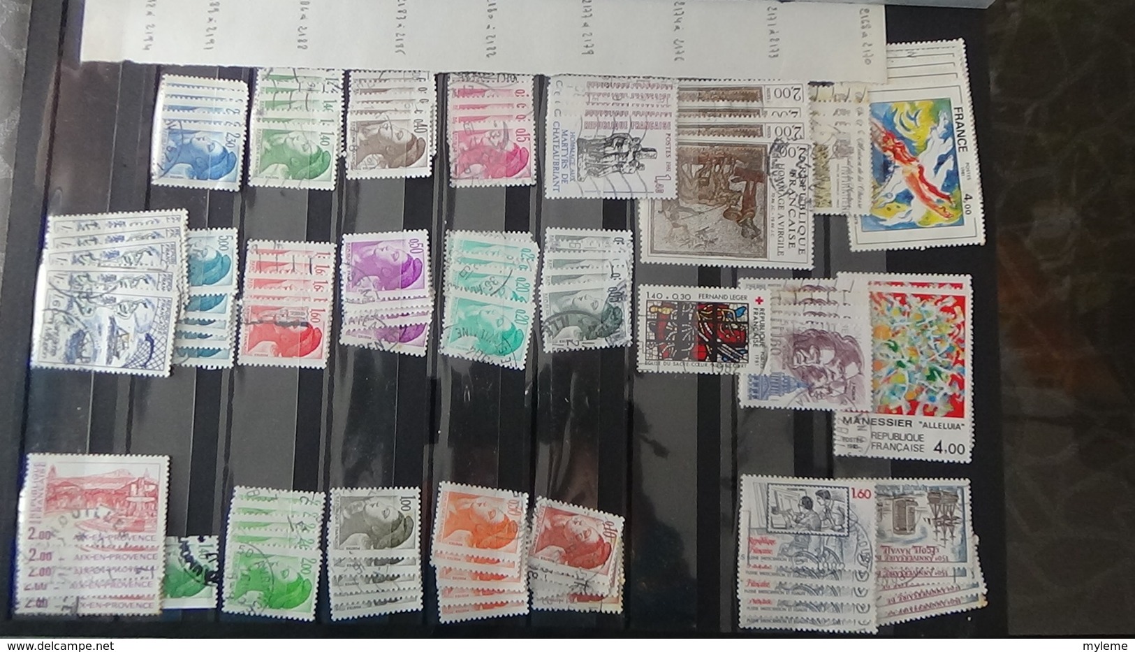 Mini stock de plusieurs centaines de timbres oblitérés de France. A saisir  !!!