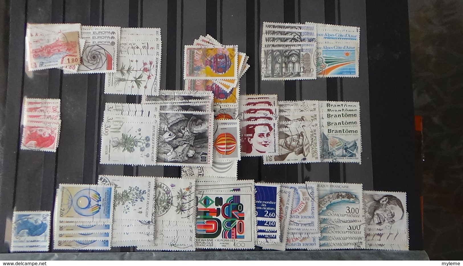 Mini stock de plusieurs centaines de timbres oblitérés de France. A saisir  !!!