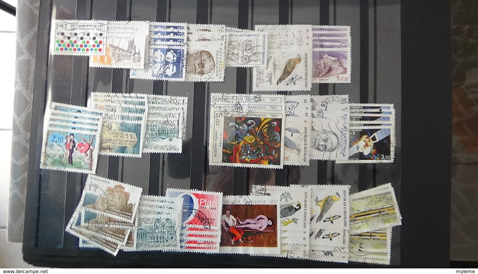 Mini stock de plusieurs centaines de timbres oblitérés de France. A saisir  !!!