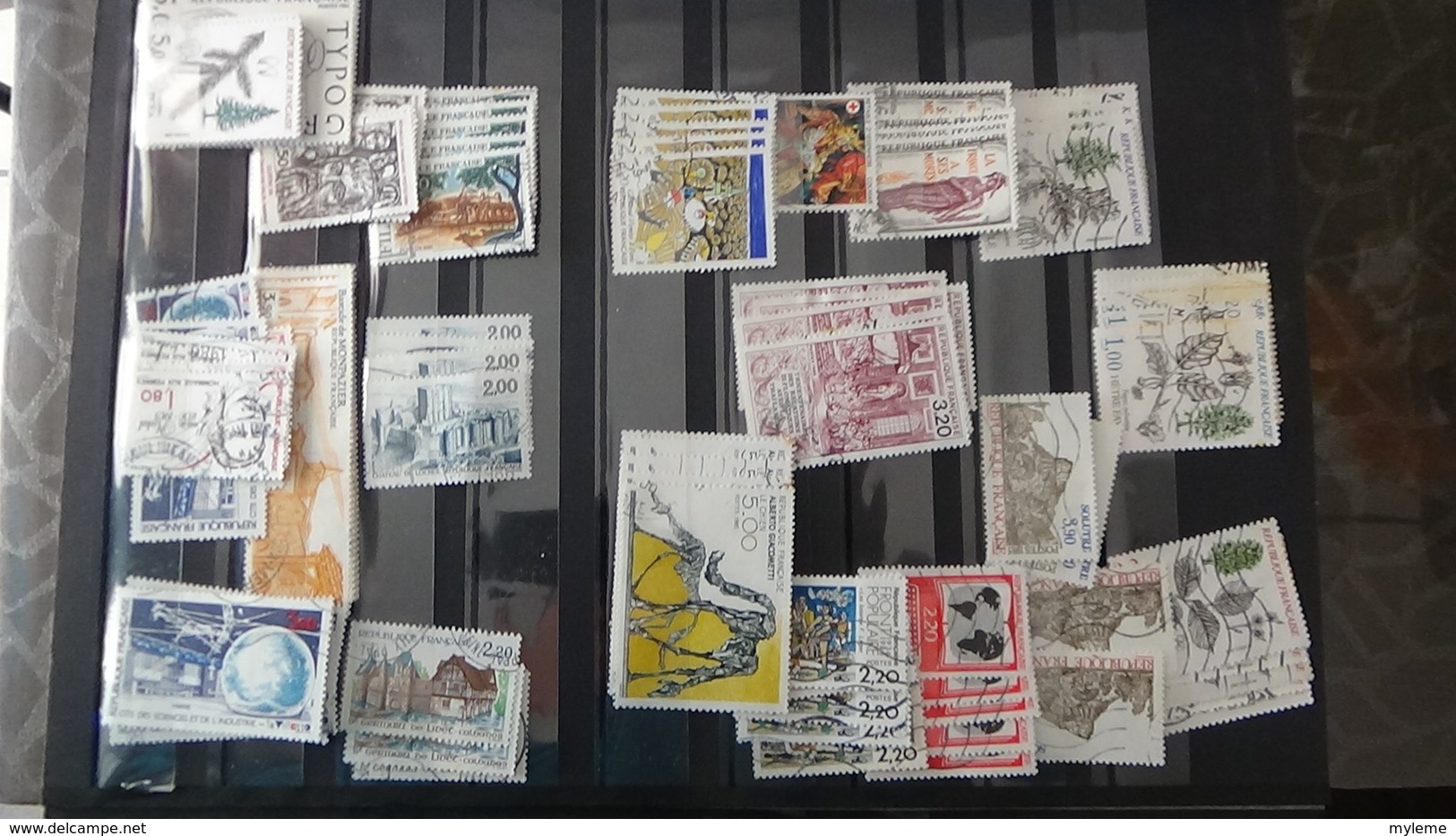 Mini stock de plusieurs centaines de timbres oblitérés de France. A saisir  !!!