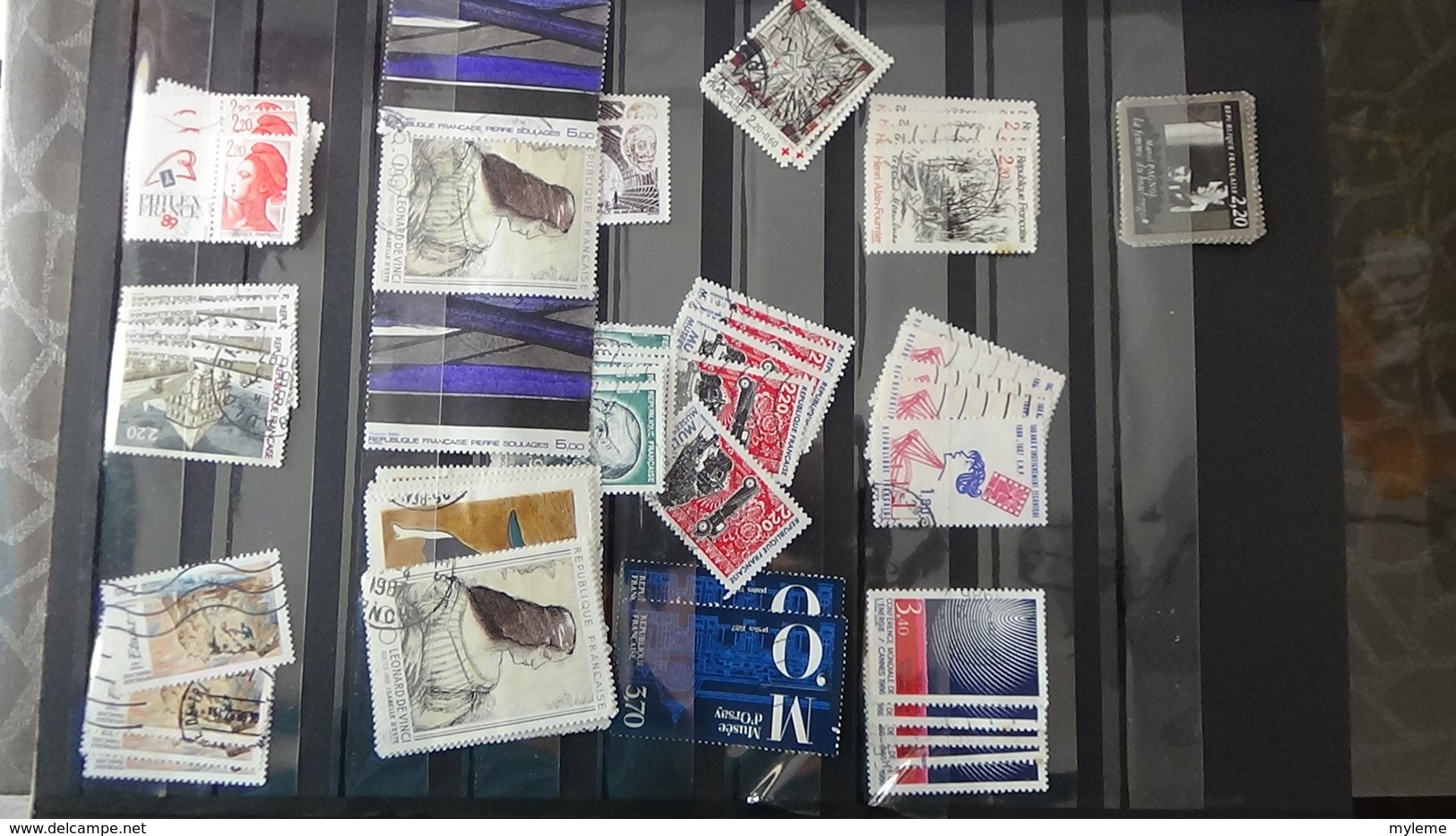 Mini stock de plusieurs centaines de timbres oblitérés de France. A saisir  !!!