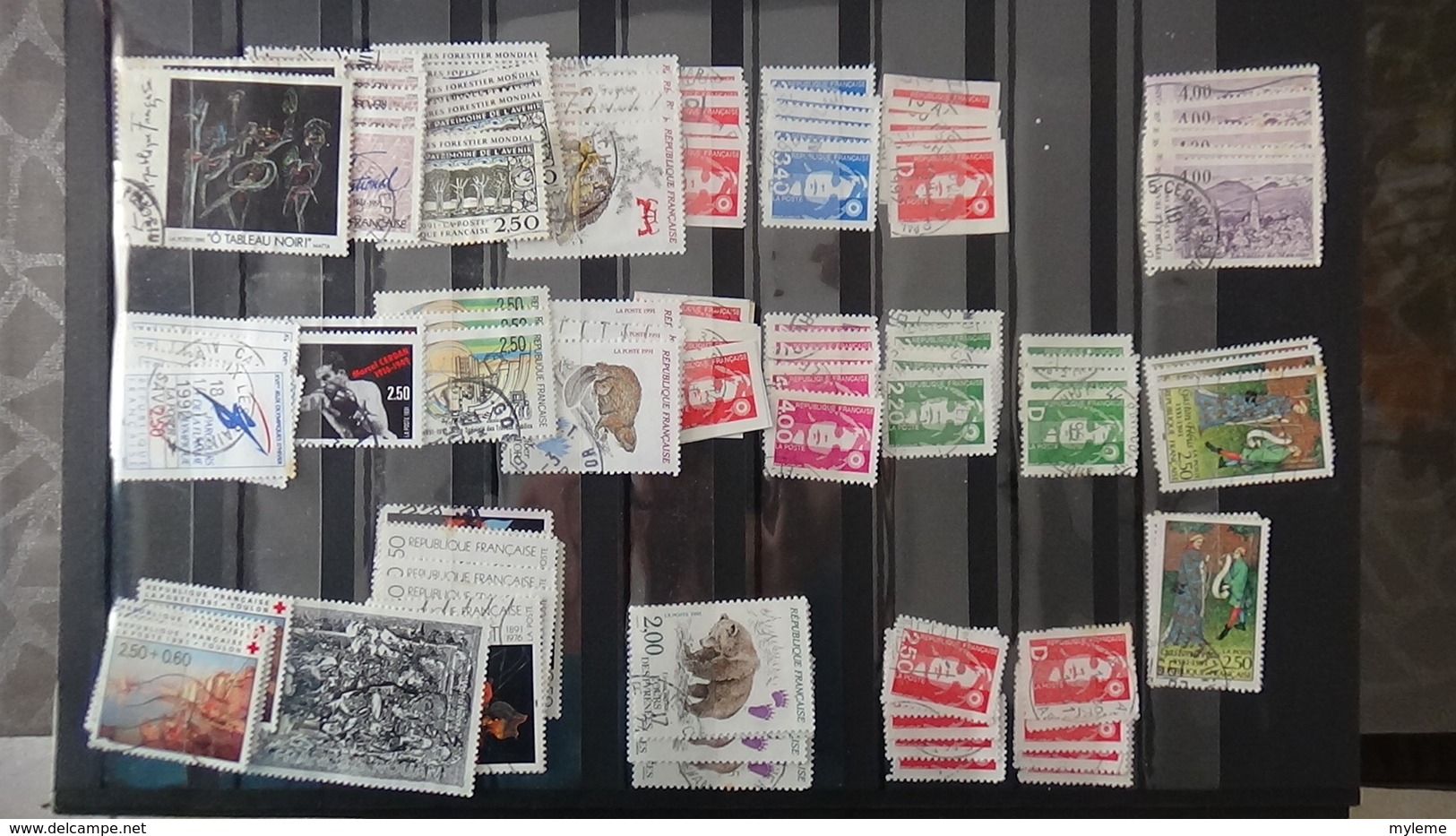 Mini stock de plusieurs centaines de timbres oblitérés de France. A saisir  !!!