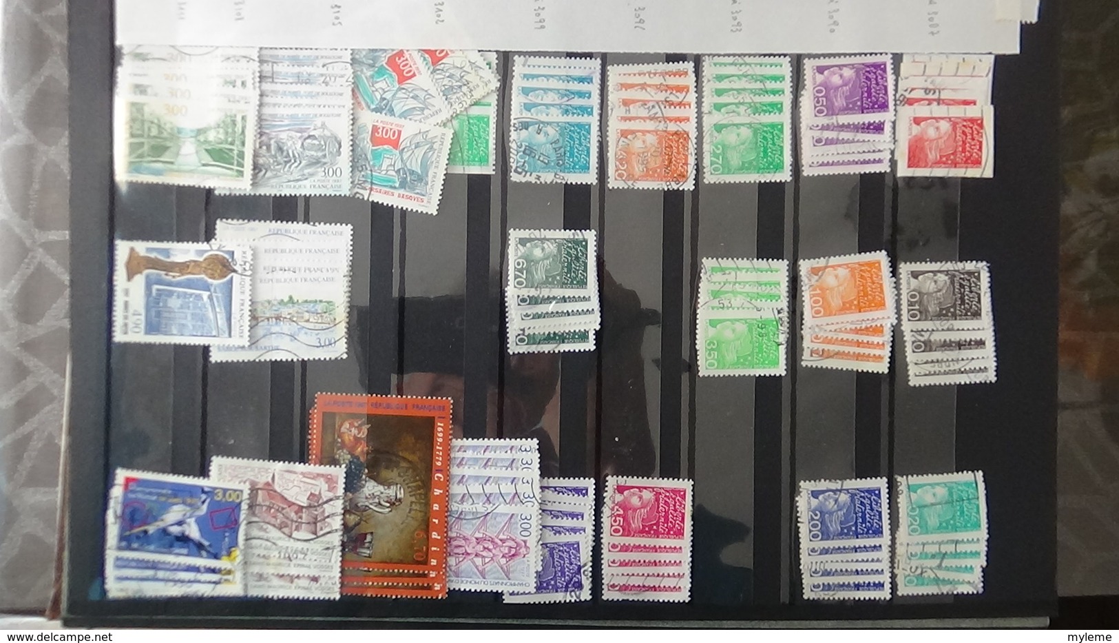 Mini stock de plusieurs centaines de timbres oblitérés de France. A saisir  !!!