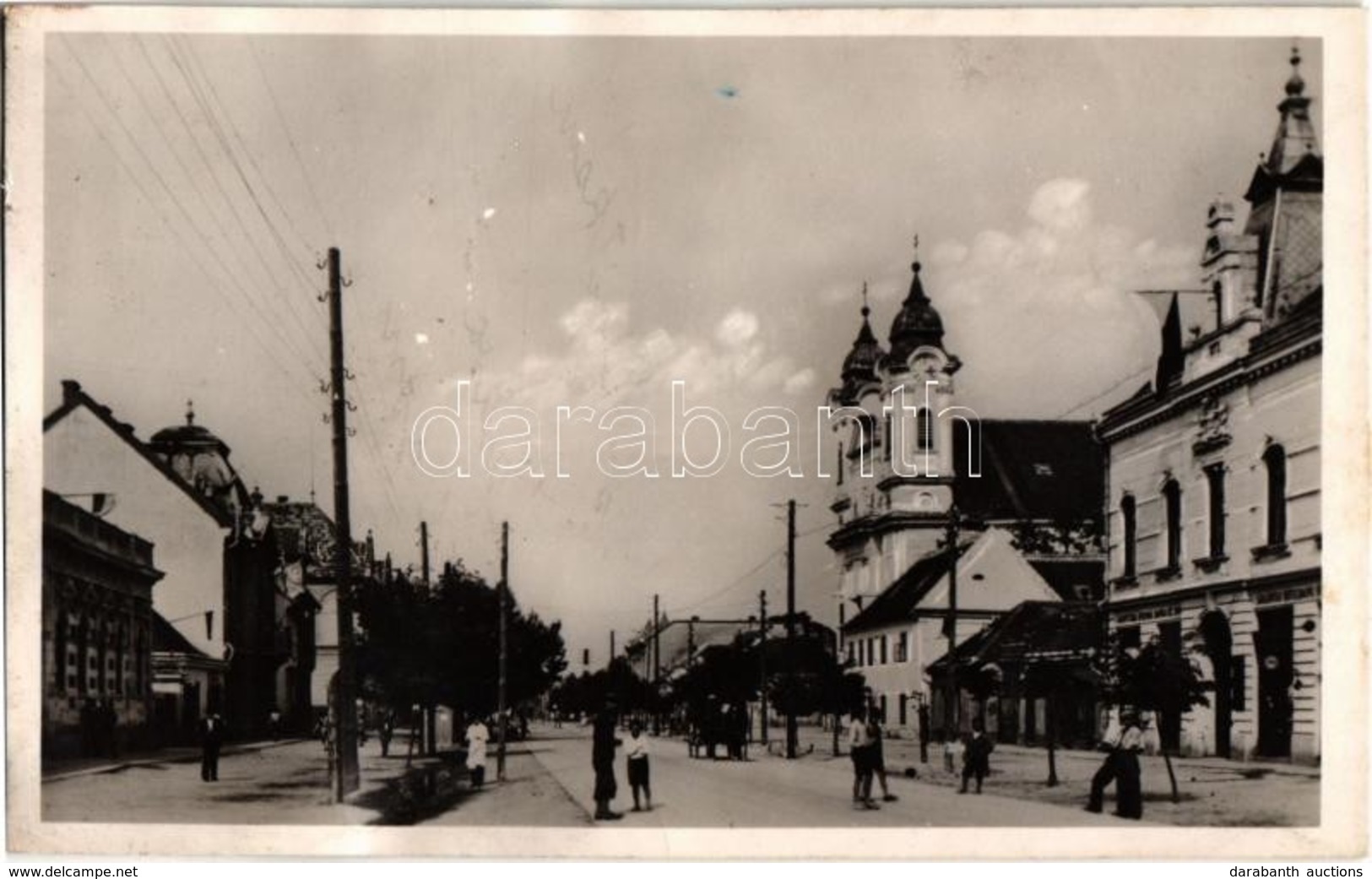 * T3 Galánta, Fő Utca, Hitelbank, üzletek, Katolikus Templom. Kiadja Adamkó Béla / Main Street, Bank, Shops, Catholic Ch - Non Classés