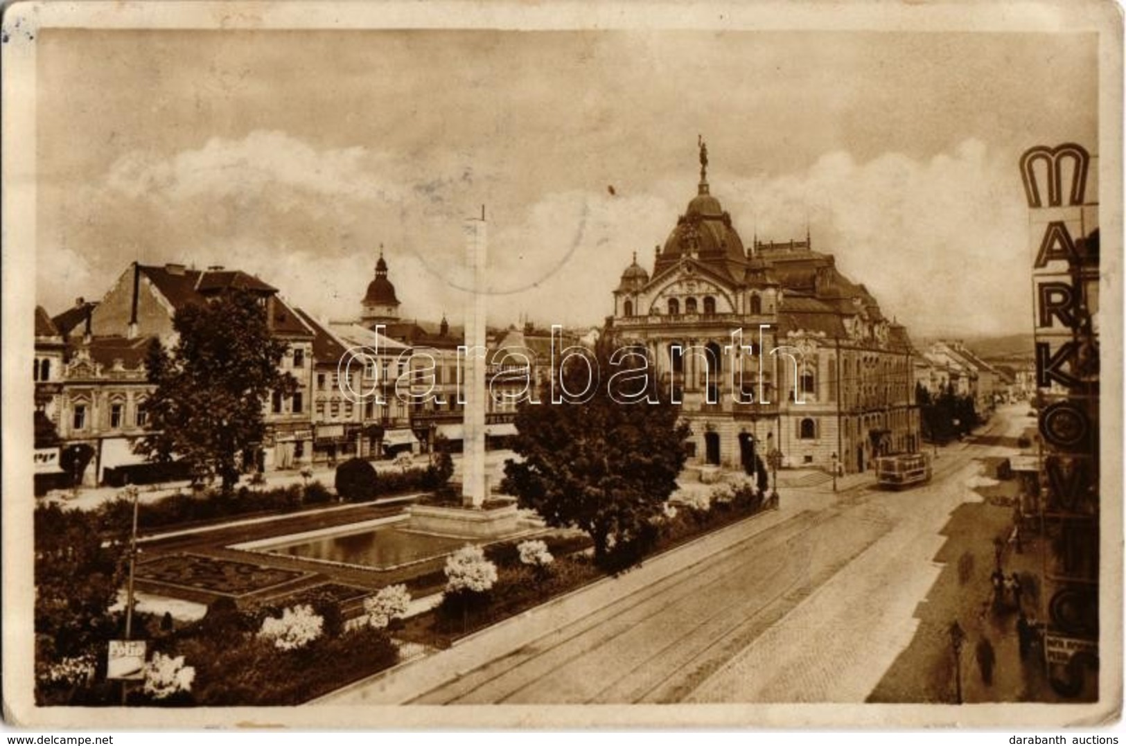 * T2/T3 Kassa, Kosice; Divadlo A Vlajkovy Obelisk / Színház, Obeliszk, Emlékmű, Villamos, üzletek / Theater, Obelisk, Mo - Zonder Classificatie