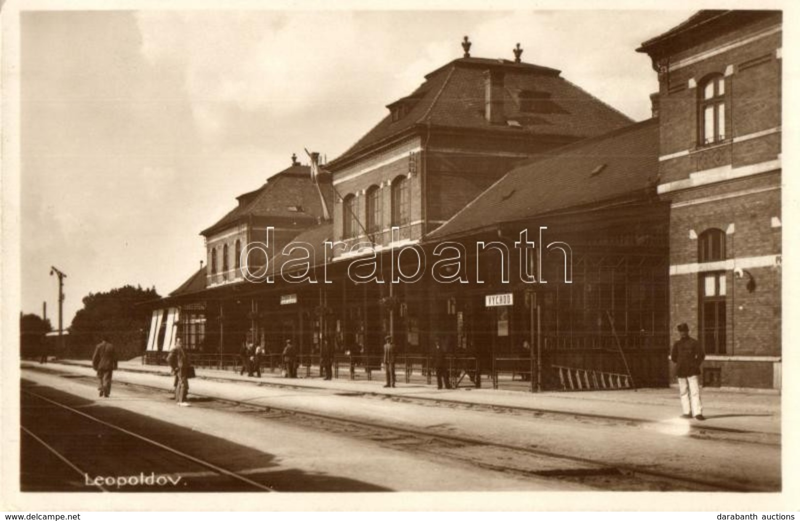 T2/T3 Lipótvár, Újvároska, Leopoldov; Vasútállomás / Railway Station (EK) - Zonder Classificatie