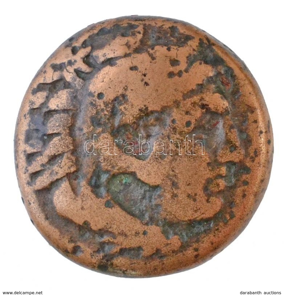 Makedónia / III. Alexandrosz Kr. E. 336-323. AE érme (6,48g) T:3
Macedon / Alexander III 336-323. BC AE Coin (6,48g) C:F - Zonder Classificatie