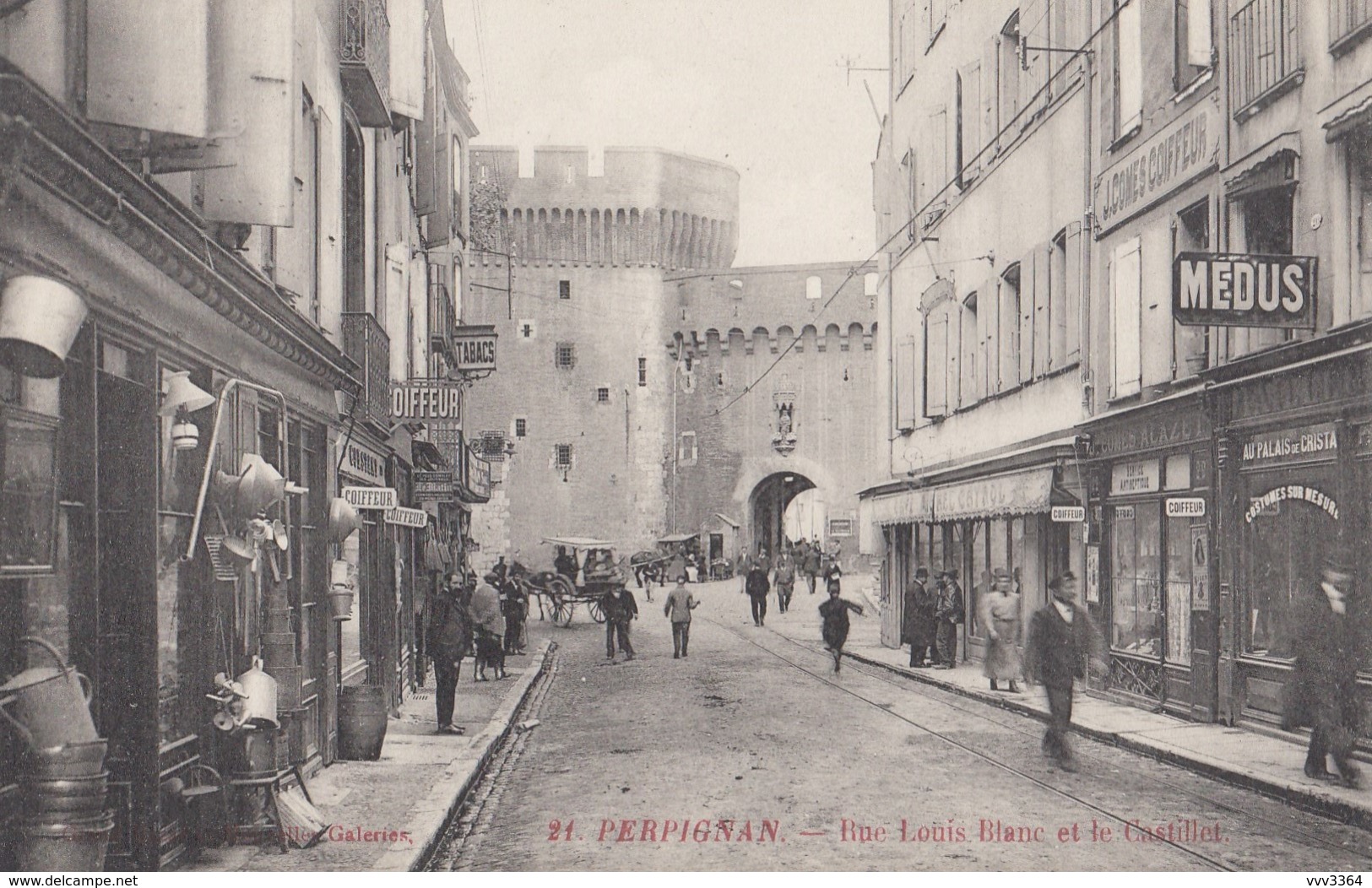 PERPIGNAN: Rue Louis Blanc Et Le Castillet - Perpignan