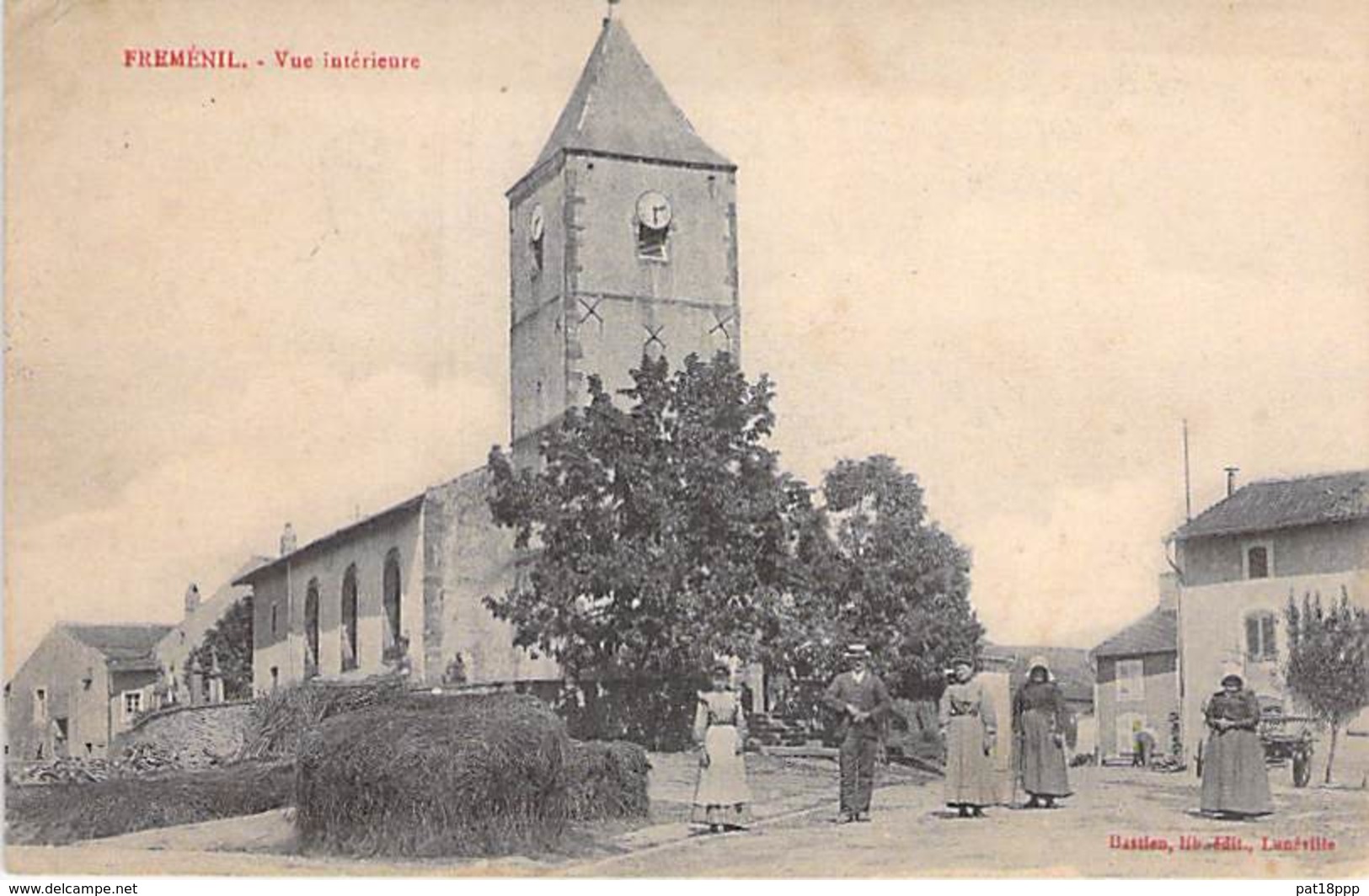 54 - FREMENIL : Vue Intérieure Et L'Eglise ( Bonne Animation ) - CPA - Meurthe Et Moselle - Autres & Non Classés