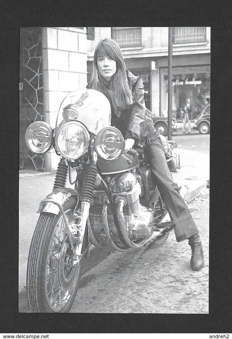 ARTISTES - ACTRICES DE CINÉMA ET CHANTEUSE - LA TRÈS JOLIE FRANÇOISE HARDY VERS 1970 SUR SA MOTO - Acteurs