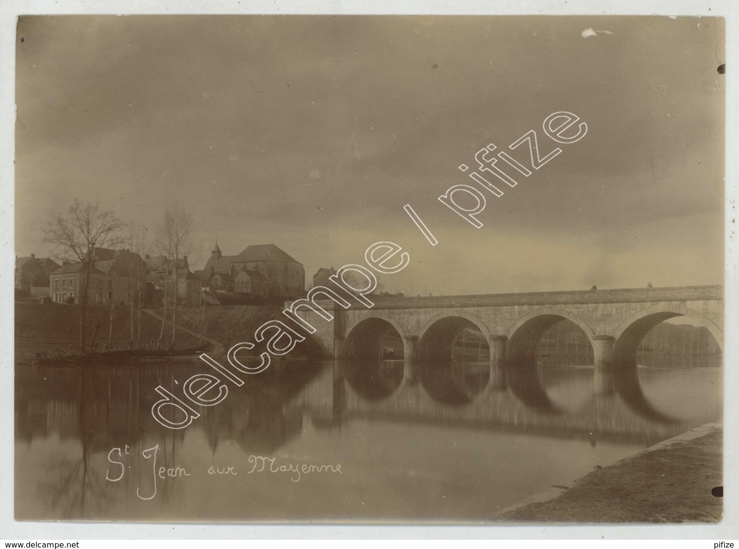Saint-Jean-sur-Mayenne . Eglise Et Pont . Citrate 1900-10 . - Places