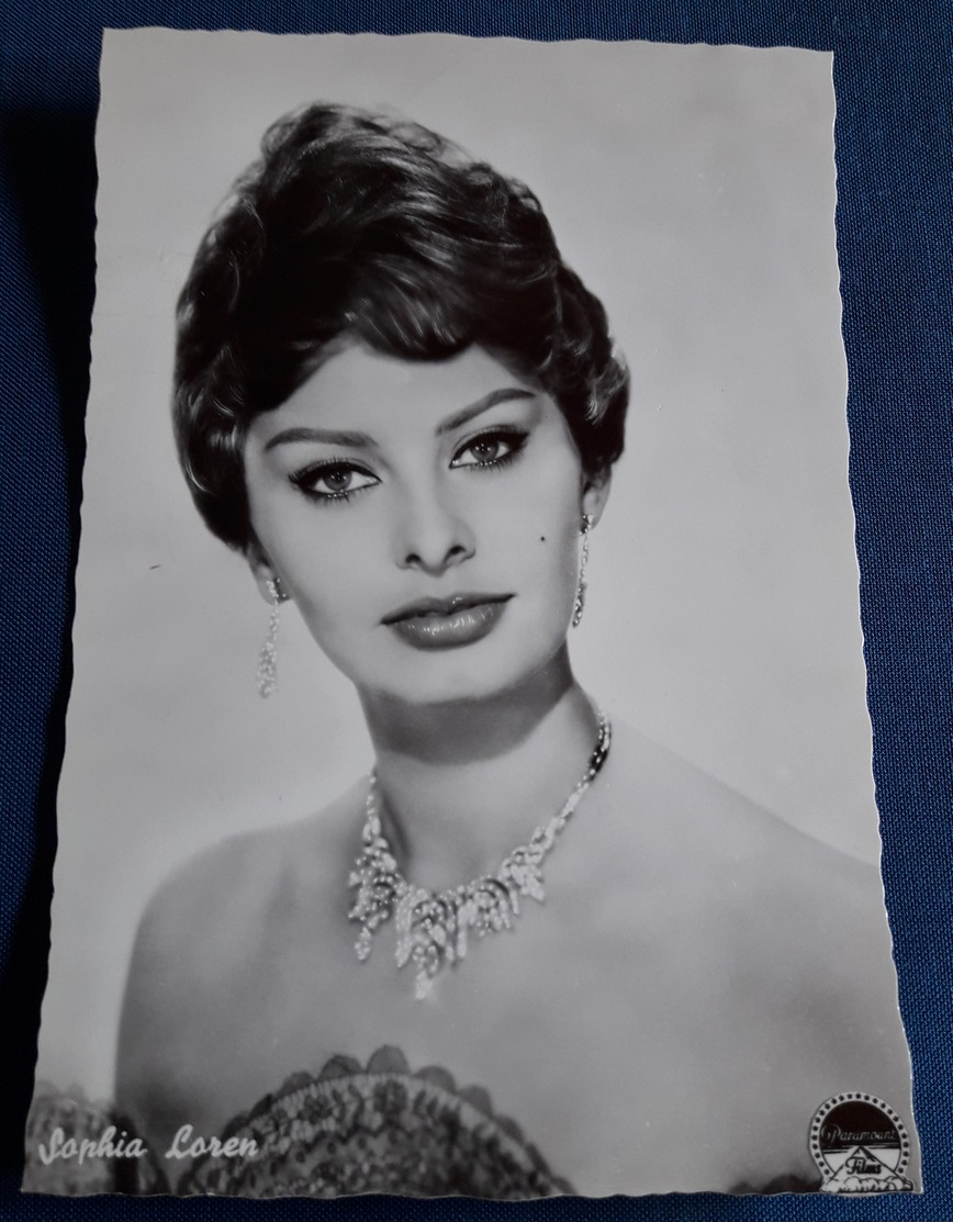 Sophia Loren - Portrait - Alte Starpostkarte (spk2) - Actors