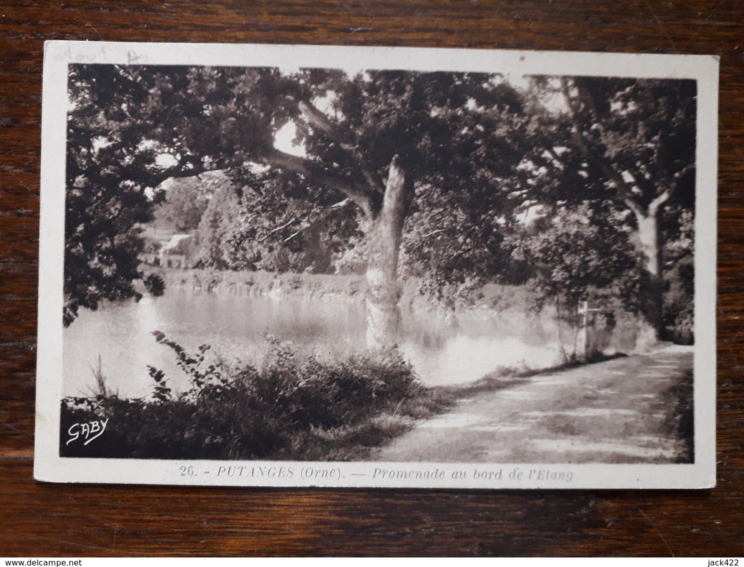 L19/270 Putanges. Promenade Au Bord De L'étang - Putanges