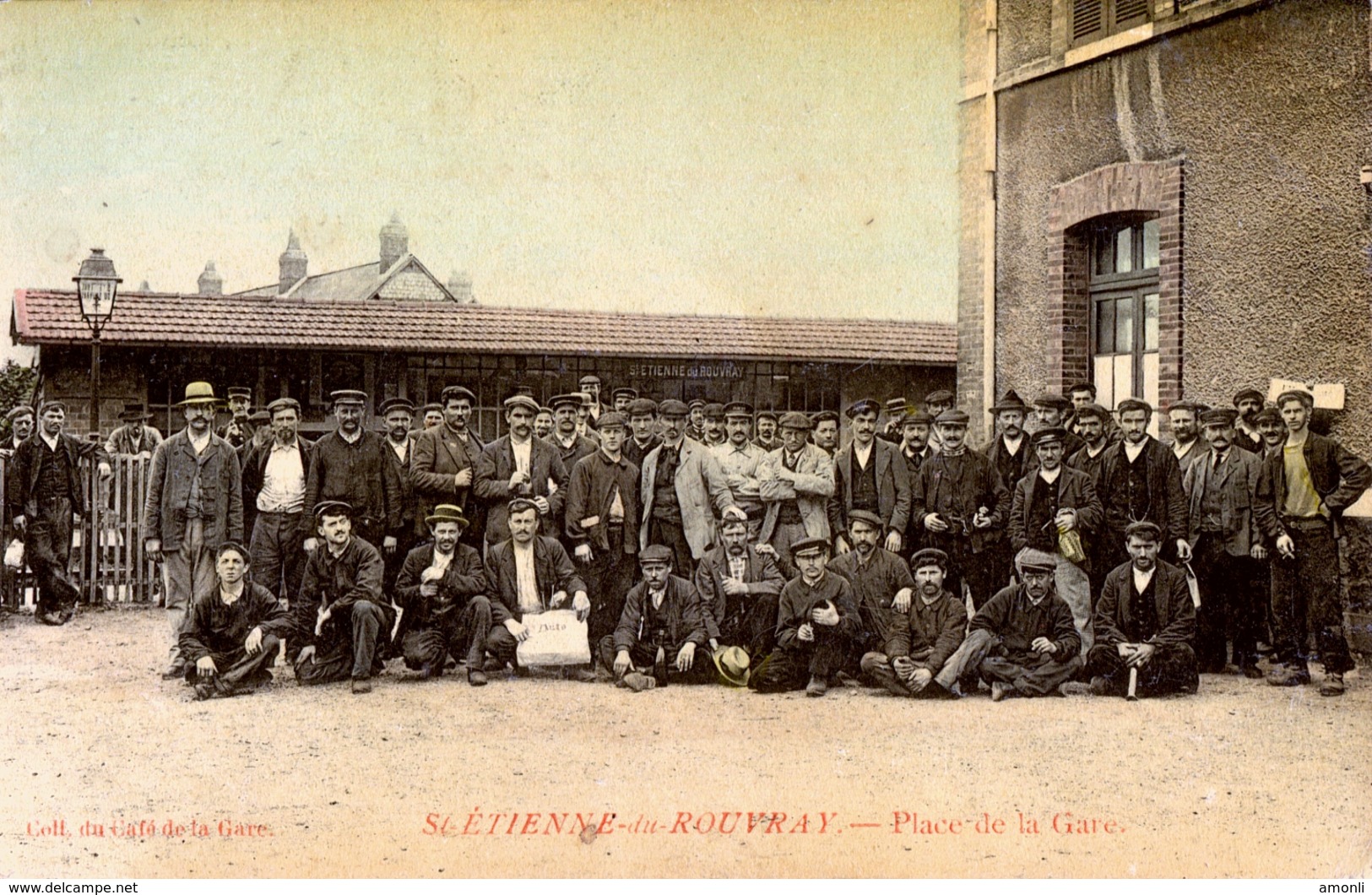 76. SEINE-MARITIME - SAINT-ETIENNE DU ROUVRAY. Place De La Gare. - Saint Etienne Du Rouvray