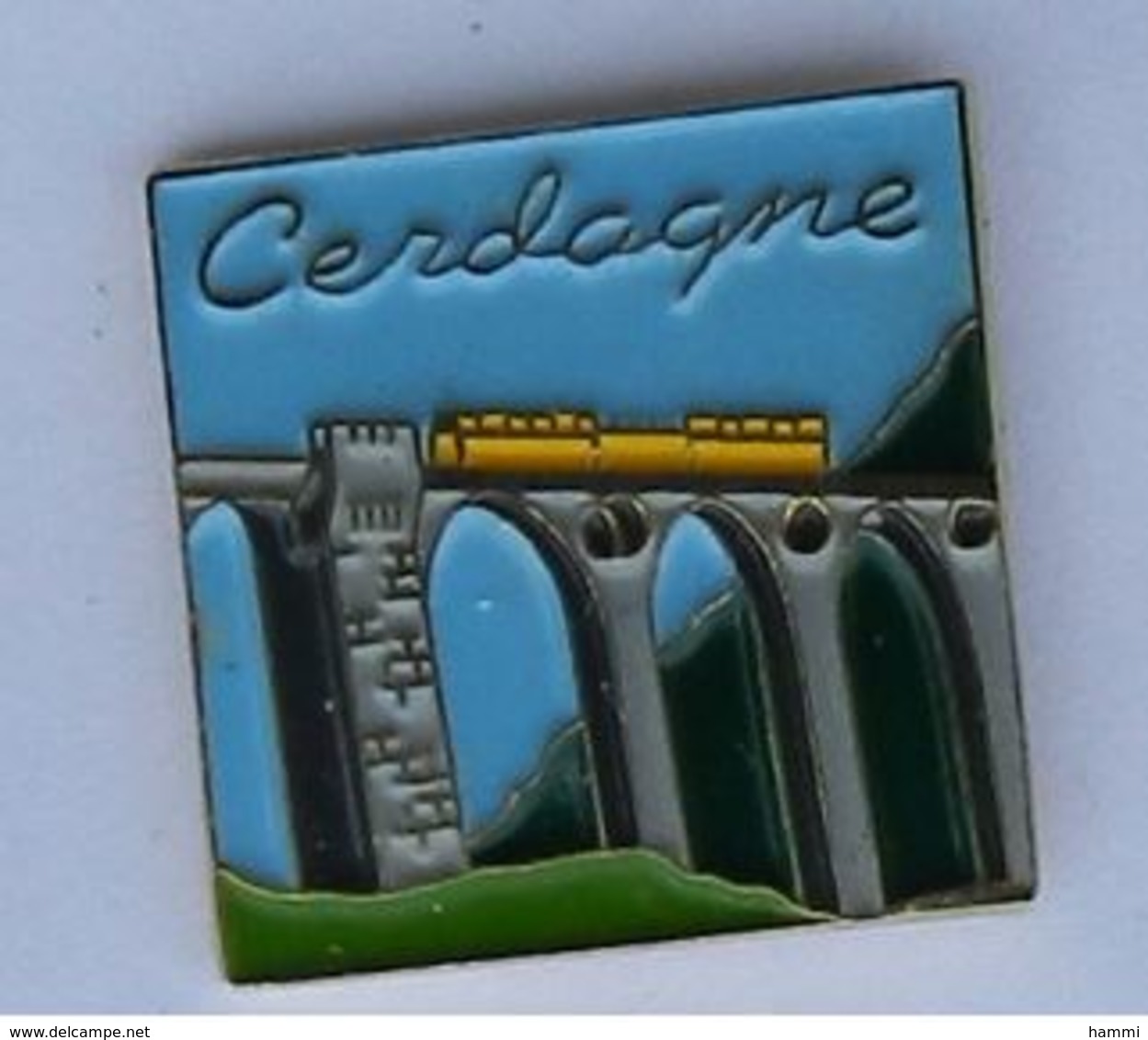 FF133 Pin's Ville Village CERDAGNE Pyrénées PONT TRAIN Achat Immediat - Städte