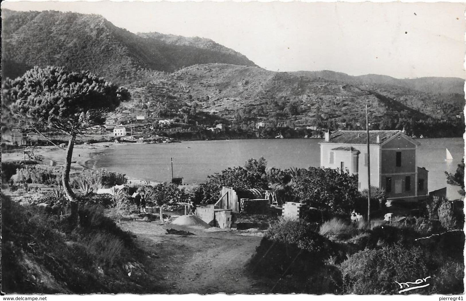 CPA-1950-83-Env LAVANDOU-St CLAIR--TBE- Coupé Un Peu A Droite Sur 1Cm - Le Lavandou