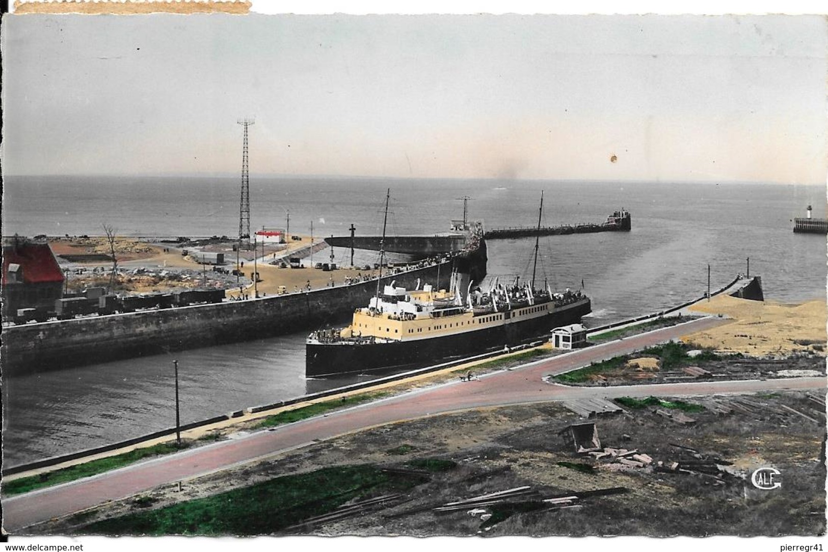 CPA-1950-76- DIEPPE-Arrivée Du-FERRY--au Port-La MALLE D ANGLETERRE Vue Aerienne-Edit Galf-TBE- - Ferries