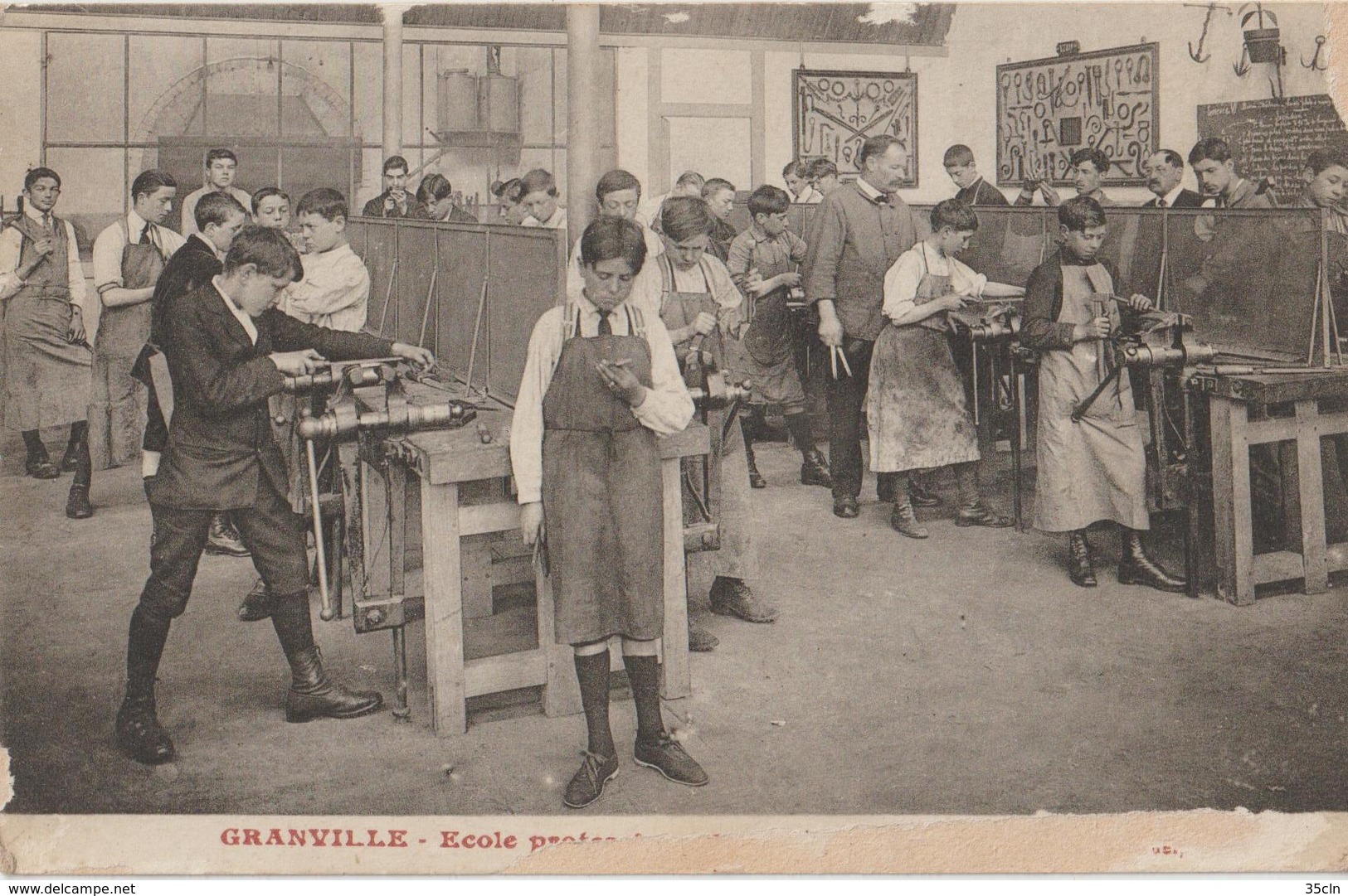 GRANVILLE - Ecole Professionnelle - Ateliers D'ajustage - - Granville