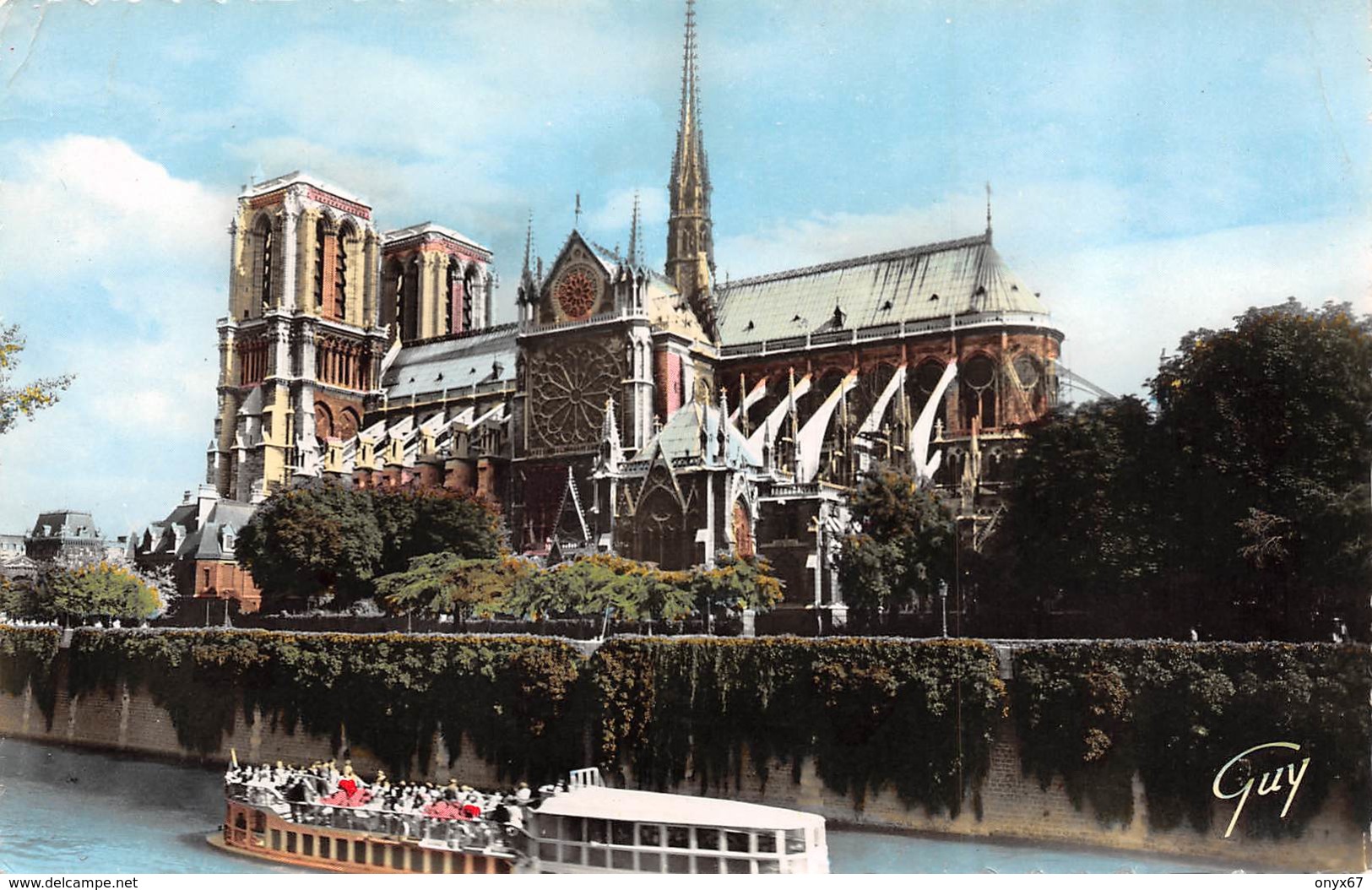 Carte Postale PARIS (75) Cathédrale Notre-Dame 1163-1260 Flèche Tombée Le 15-04-2019 -Eglise-Religion- Bateau Mouche - Kerken