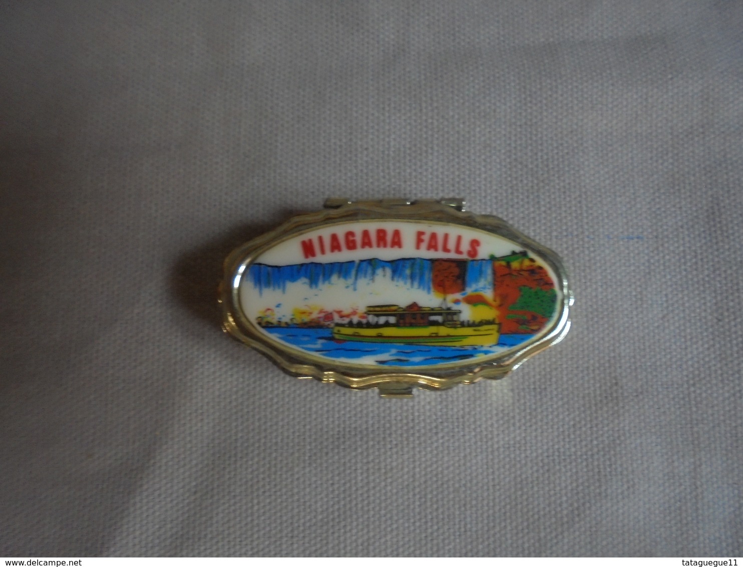 Vintage - Petite Boite Pilulier Souvenir Des Chutes Du Niagara - Oggetti 'Ricordo Di'