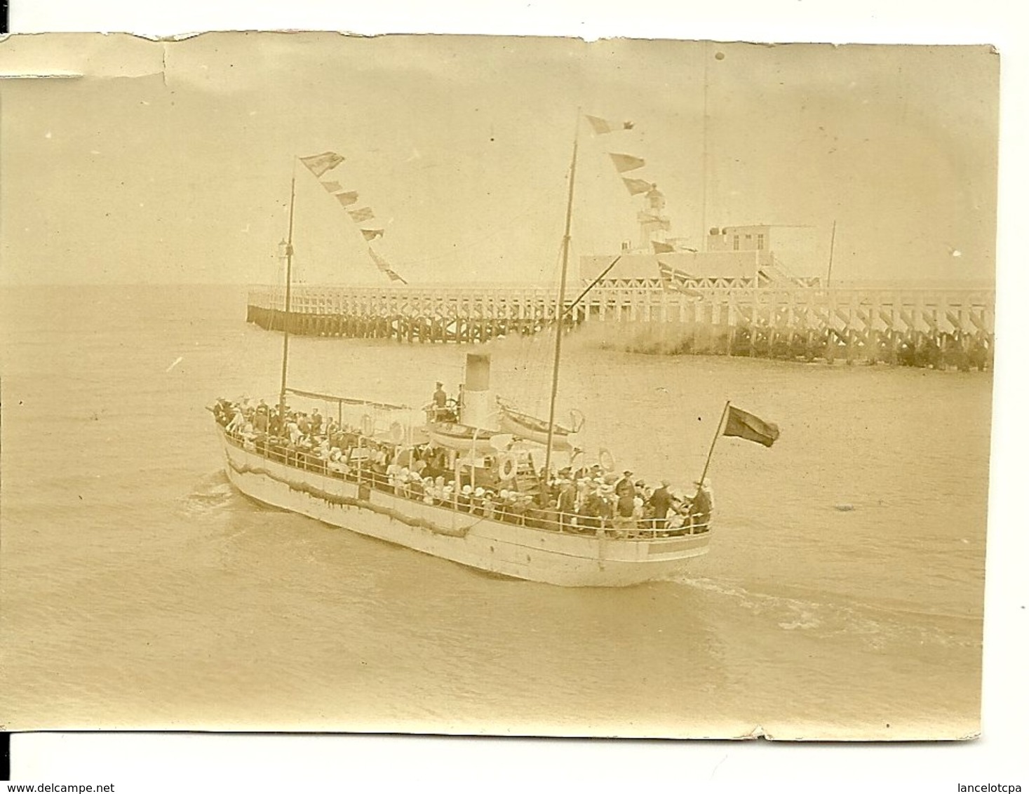 PHOTO ANCIENNE / MALO LES BAINS - BATEAU SORTANT DU PORT - Lieux