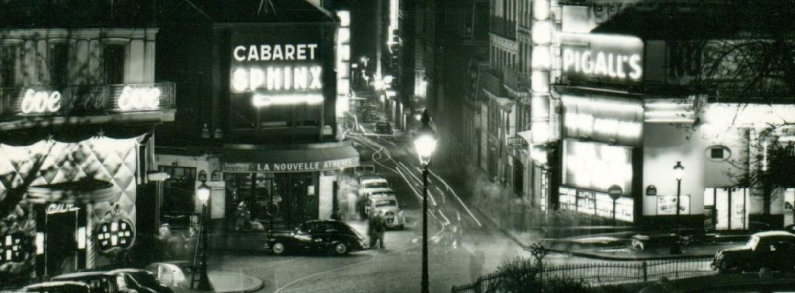 PARIS La Nuit Place Pigalle. Cabaret SPHINX, Bar La Nouvelle Athènes, Eve. - Paris La Nuit