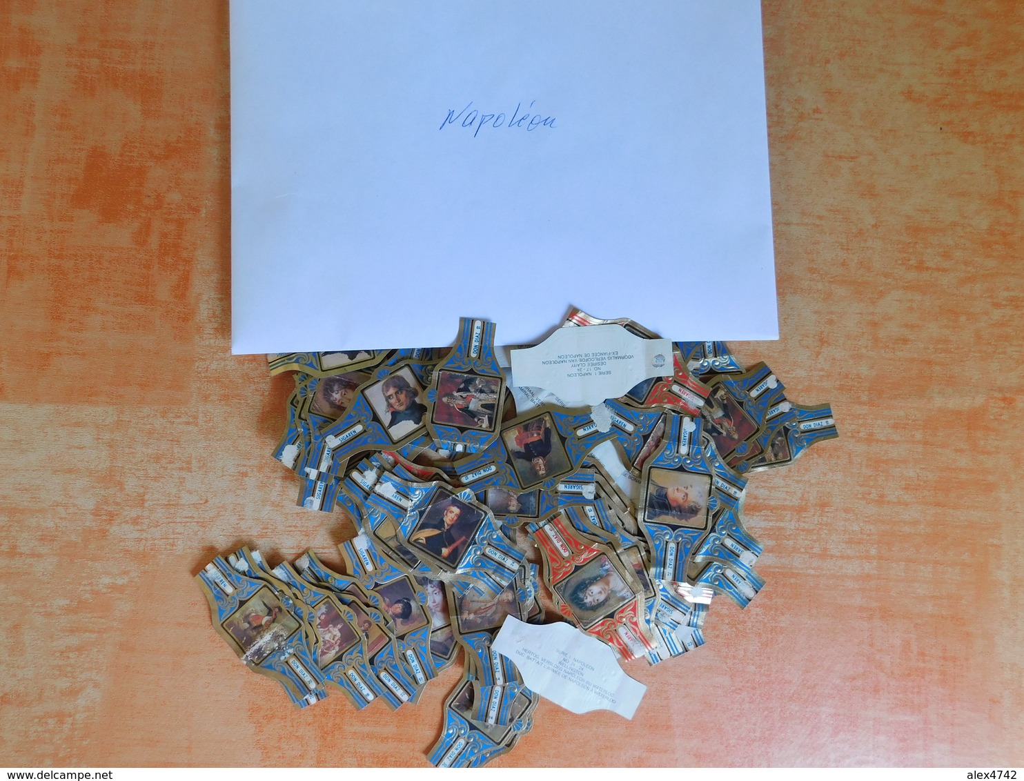 Lot de centaines de bagues de cigare Don Diaz (5 x 2 cm) triées par thèmes